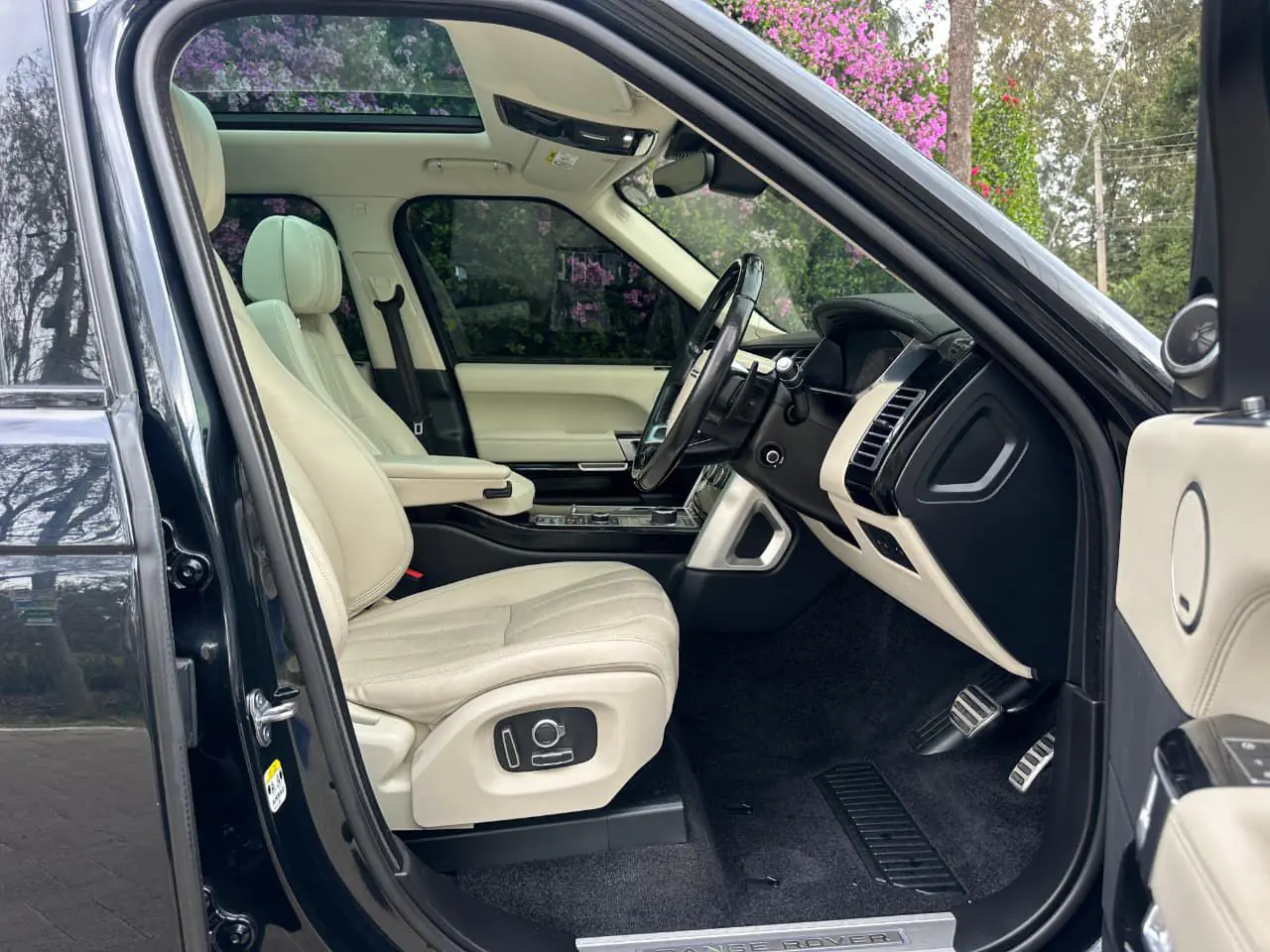 Land Rover RANGE ROVER VOGUE QUICK SALE. Cars from 150K, 30% Deposit lipa pole pole. Hire purchase installments HP Car IMPORT 0% DEPOSIT. UpTo 70% financing/finance NO CRB STATUS CHECK Trade in OK