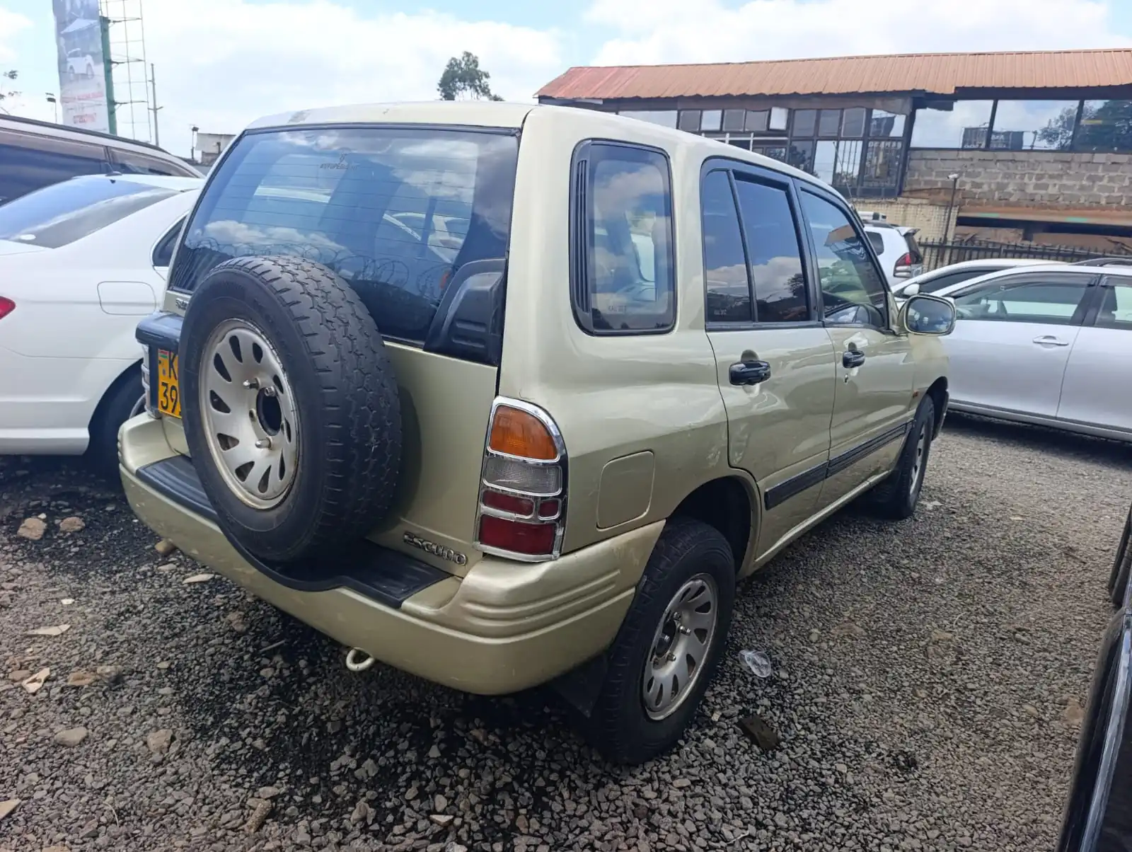 Suzuki Escudo QUICK SALE Asian Owner. Cars from 150K, 30% Deposit lipa pole pole. Hire purchase installments HP. UpTo 70% financing/finance NO CRB STATUS CHECK Trade in OK