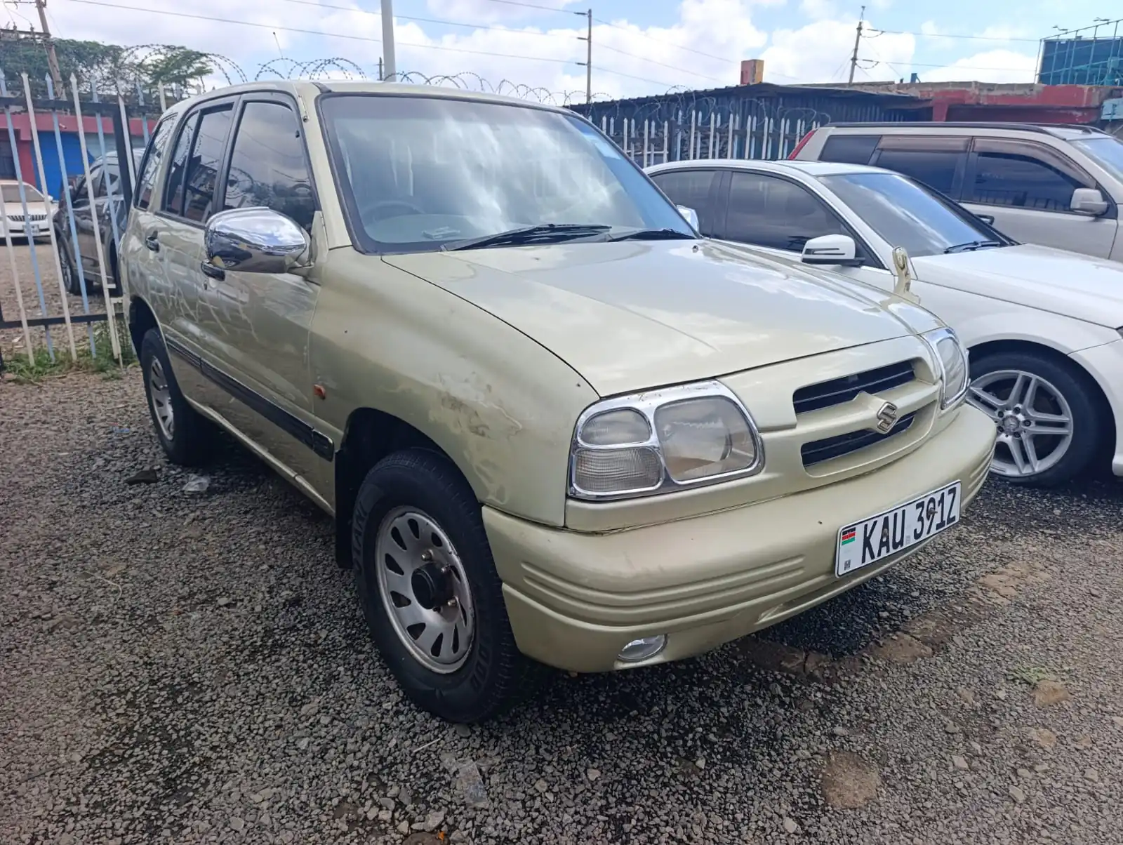 Suzuki Escudo QUICK SALE Asian Owner. Cars from 150K, 30% Deposit lipa pole pole. Hire purchase installments HP. UpTo 70% financing/finance NO CRB STATUS CHECK Trade in OK