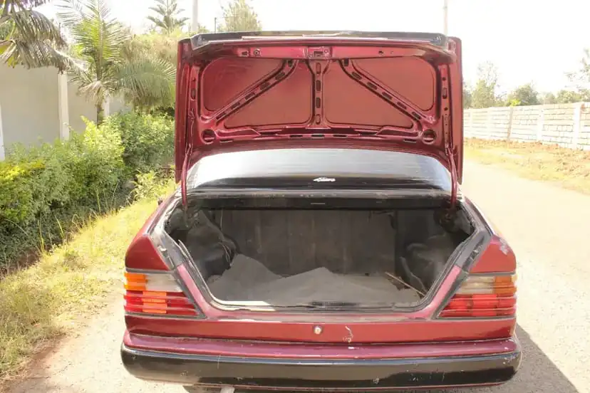 Mercedes W124 111 E Class 😲 QUICK SALE. Cars from 150K, 30% Deposit lipa pole pole. Hire purchase installments HP. UpTo 70% financing/finance NO CRB STATUS CHECK Trade in OK