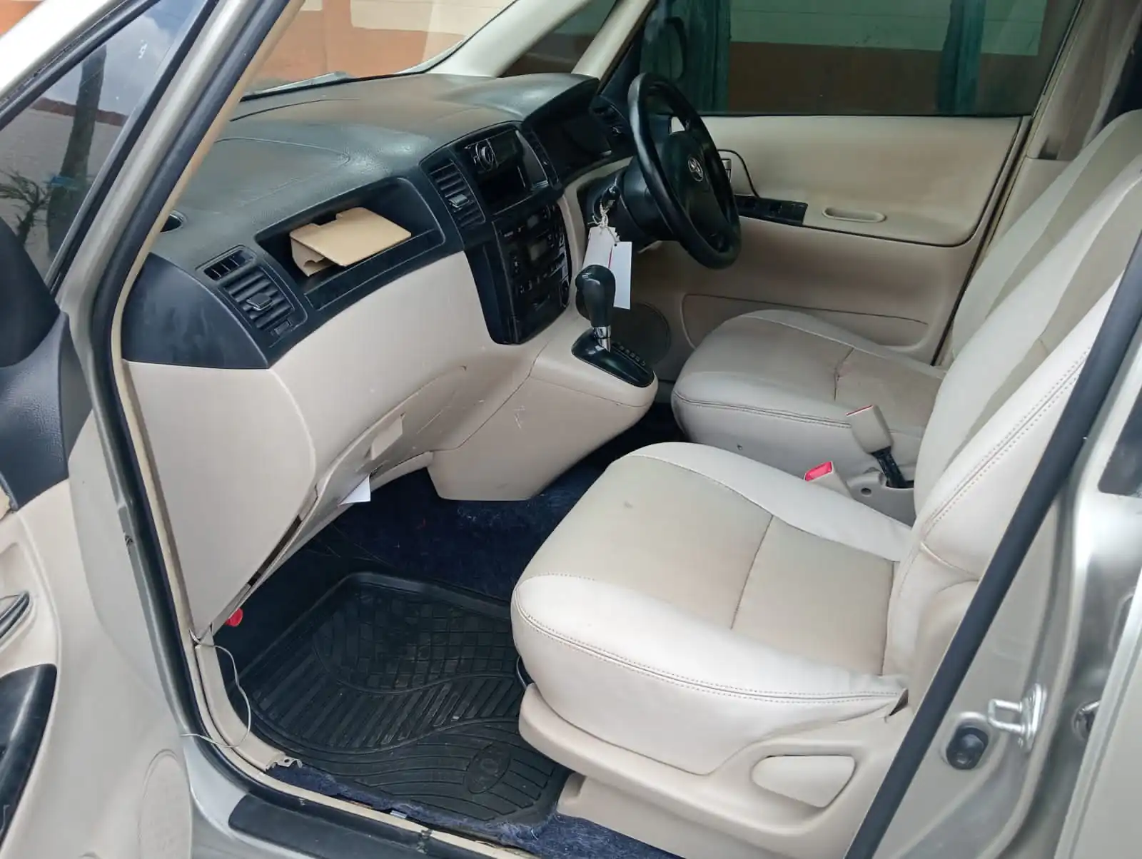 Toyota Spacio 7 Seater 😲 QUICK SALE. Cars from 150K, 30% Deposit lipa pole pole. Hire purchase installments HP. UpTo 70% financing/finance NO CRB STATUS CHECK Trade in OK