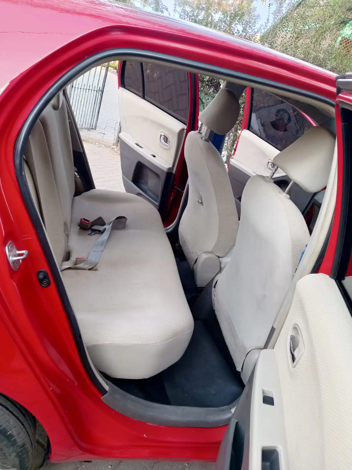 Toyota Vitz 1.3L 😲 QUICK SALE. Cars from 150K, 30% Deposit lipa pole pole. Hire purchase installments HP. UpTo 70% financing/finance NO CRB STATUS CHECK Trade in OK