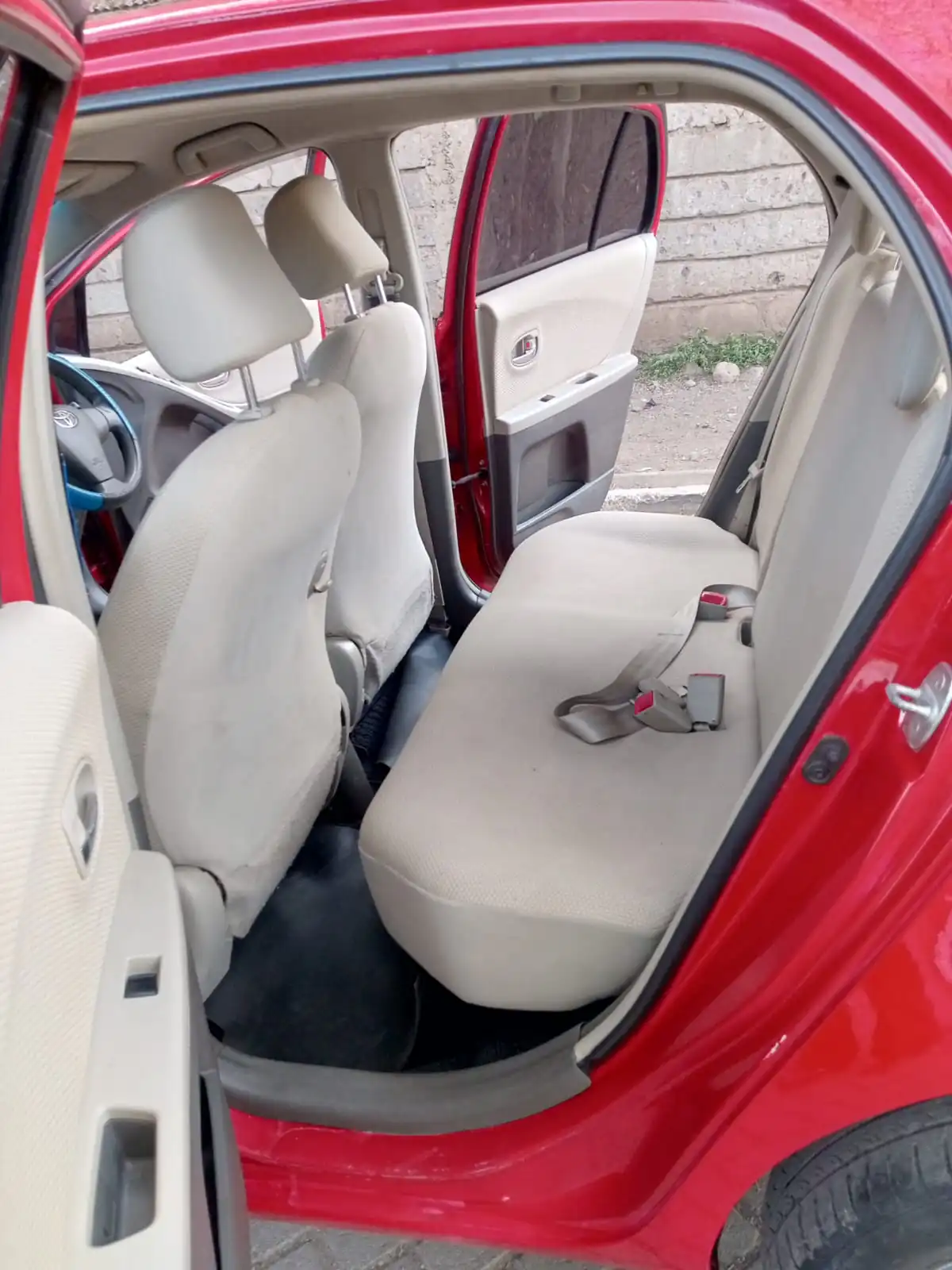 Toyota Vitz 1.3L 😲 QUICK SALE. Cars from 150K, 30% Deposit lipa pole pole. Hire purchase installments HP. UpTo 70% financing/finance NO CRB STATUS CHECK Trade in OK