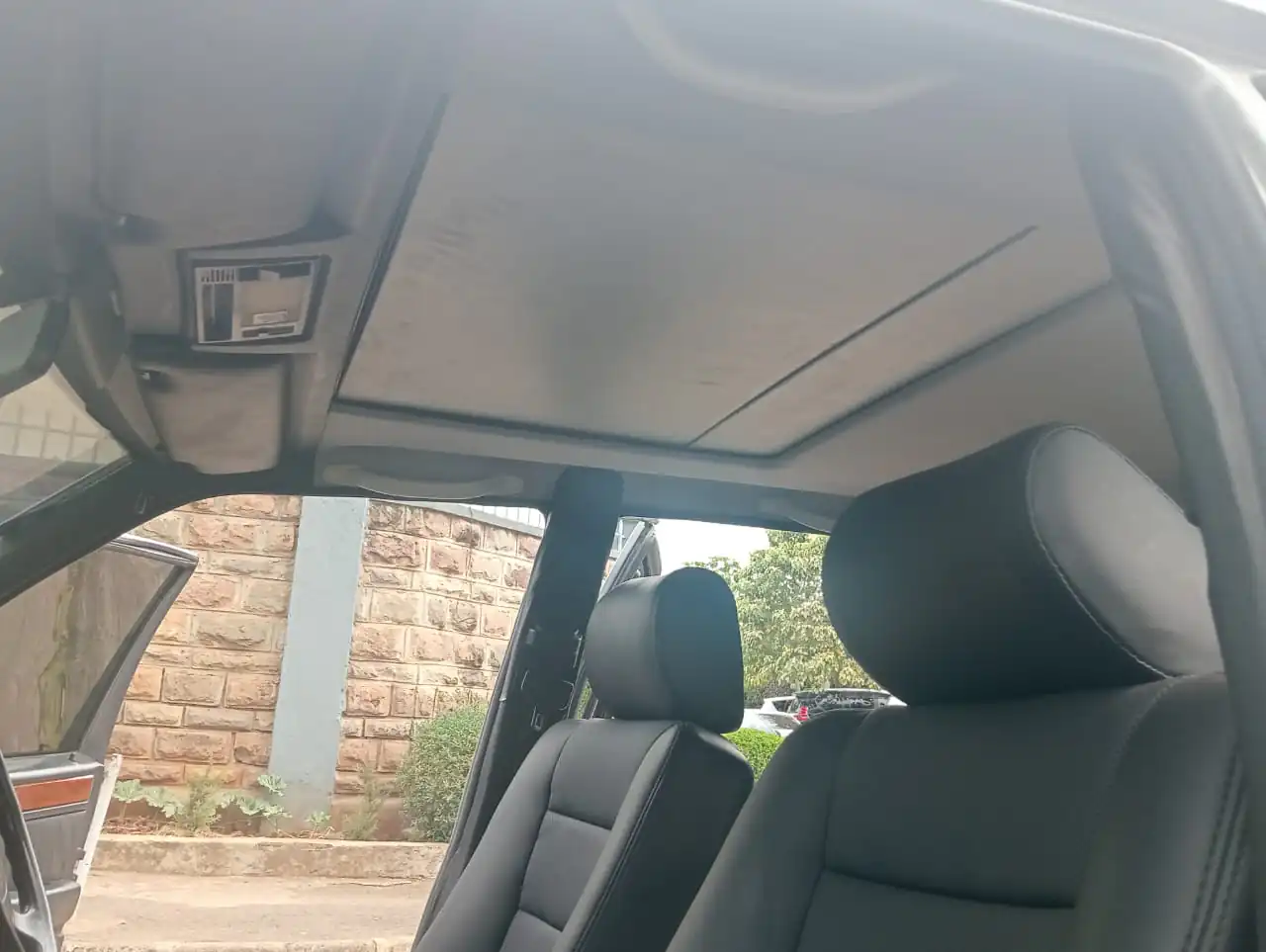 Mercedes W124 111 E Class with SUNROOF 😲 QUICK SALE. Cars from 150K, 30% Deposit lipa pole pole. Hire purchase installments HP. UpTo 70% financing/finance NO CRB STATUS CHECK Trade in OK