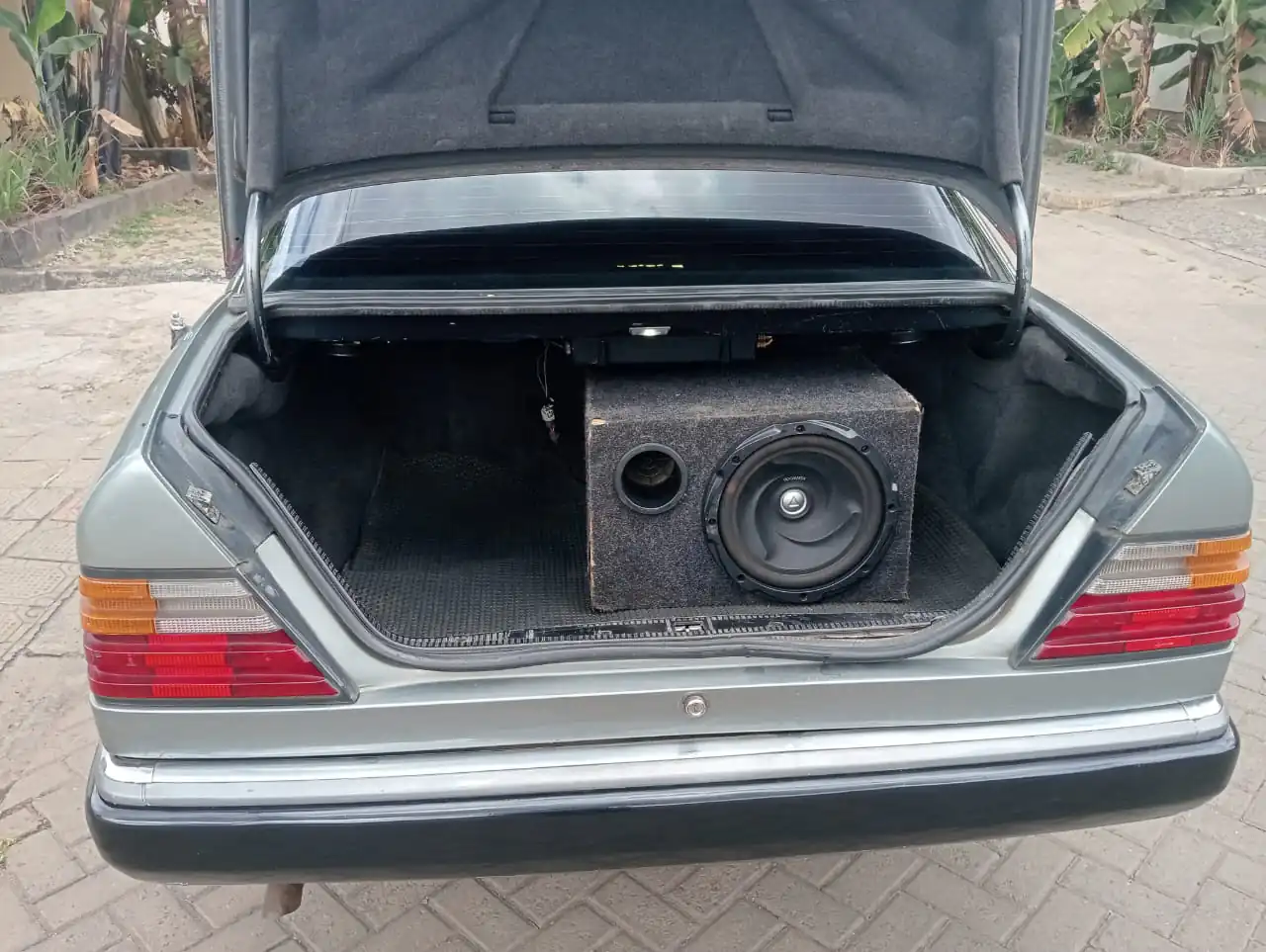 Mercedes W124 111 E Class with SUNROOF 😲 QUICK SALE. Cars from 150K, 30% Deposit lipa pole pole. Hire purchase installments HP. UpTo 70% financing/finance NO CRB STATUS CHECK Trade in OK