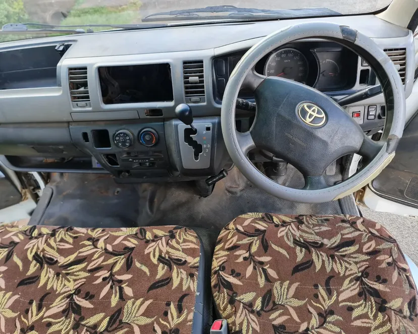 Toyota Hiace 7L DIESEL Private Van New Shape😲 QUICK SALE. Cars from 150K, 30% Deposit lipa pole pole. Hire purchase installments HP. UpTo 70% financing/finance NO CRB STATUS CHECK Trade in OK