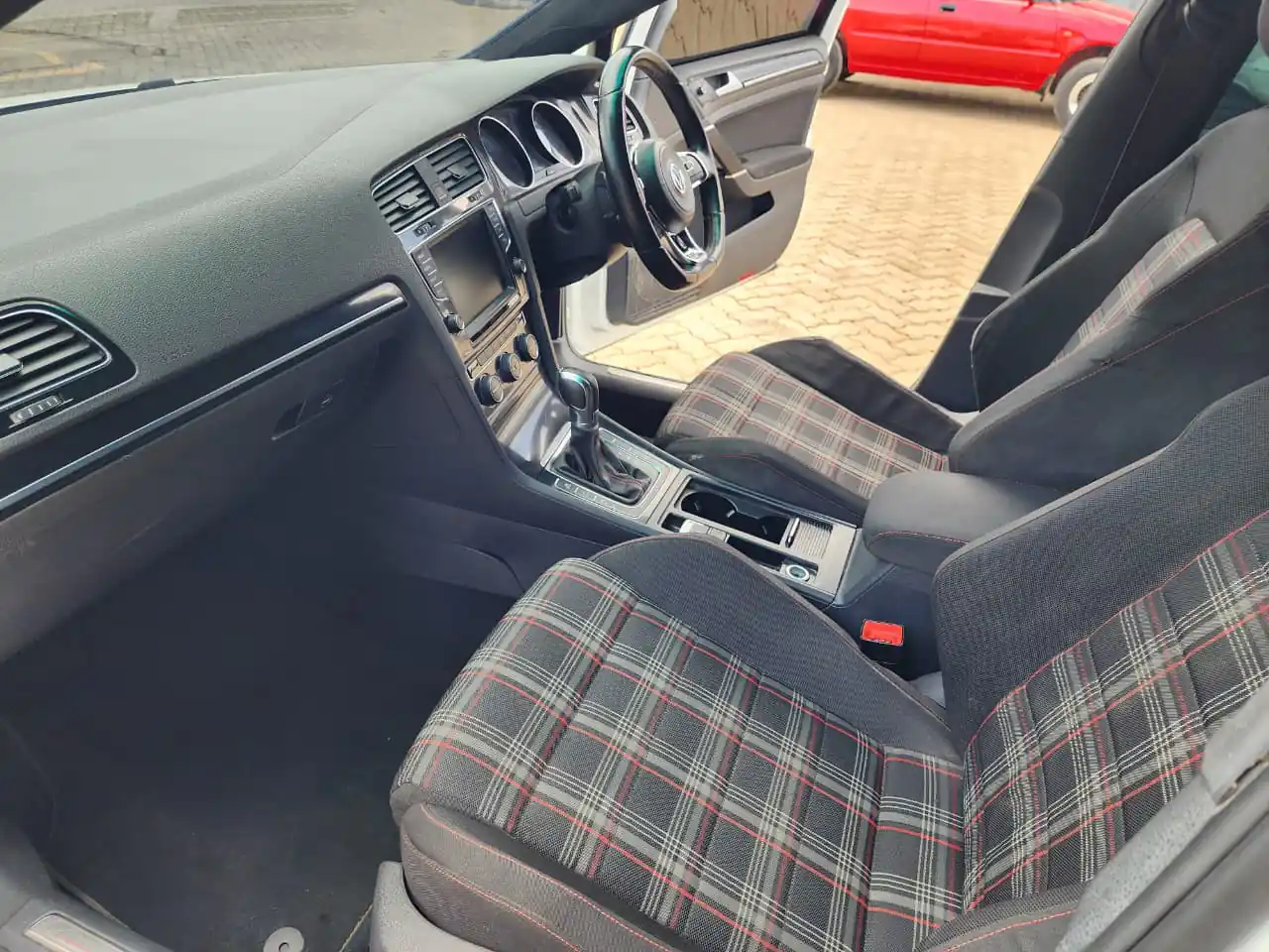 VOLKSWAGEN GOLF GTI MK7 😲 QUICK SALE. Cars from 150K, 30% Deposit lipa pole pole. Hire purchase installments HP. UpTo 70% financing/finance NO CRB STATUS CHECK Trade in OK