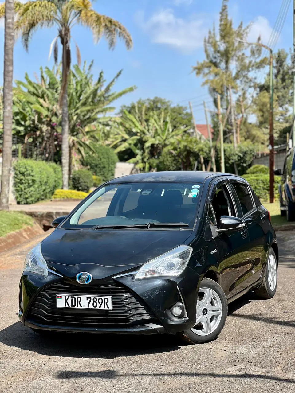 Toyota Vitz Hybrid New Shape 😲 QUICK SALE. Cars from 150K, 30% Deposit lipa pole pole. Hire purchase installments HP. UpTo 70% financing/finance NO CRB STATUS CHECK Trade in OK