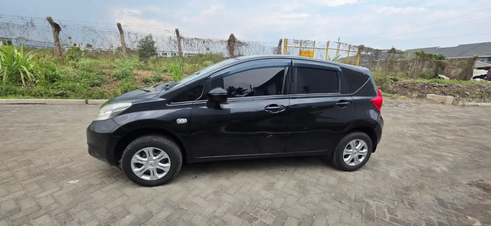 Nissan Note New Shape  lady owner clean 😲 QUICK SALE. Cars from 150K, 30% Deposit lipa pole pole. Hire purchase installments HP. UpTo 70% financing/finance NO CRB STATUS CHECK Trade in OK