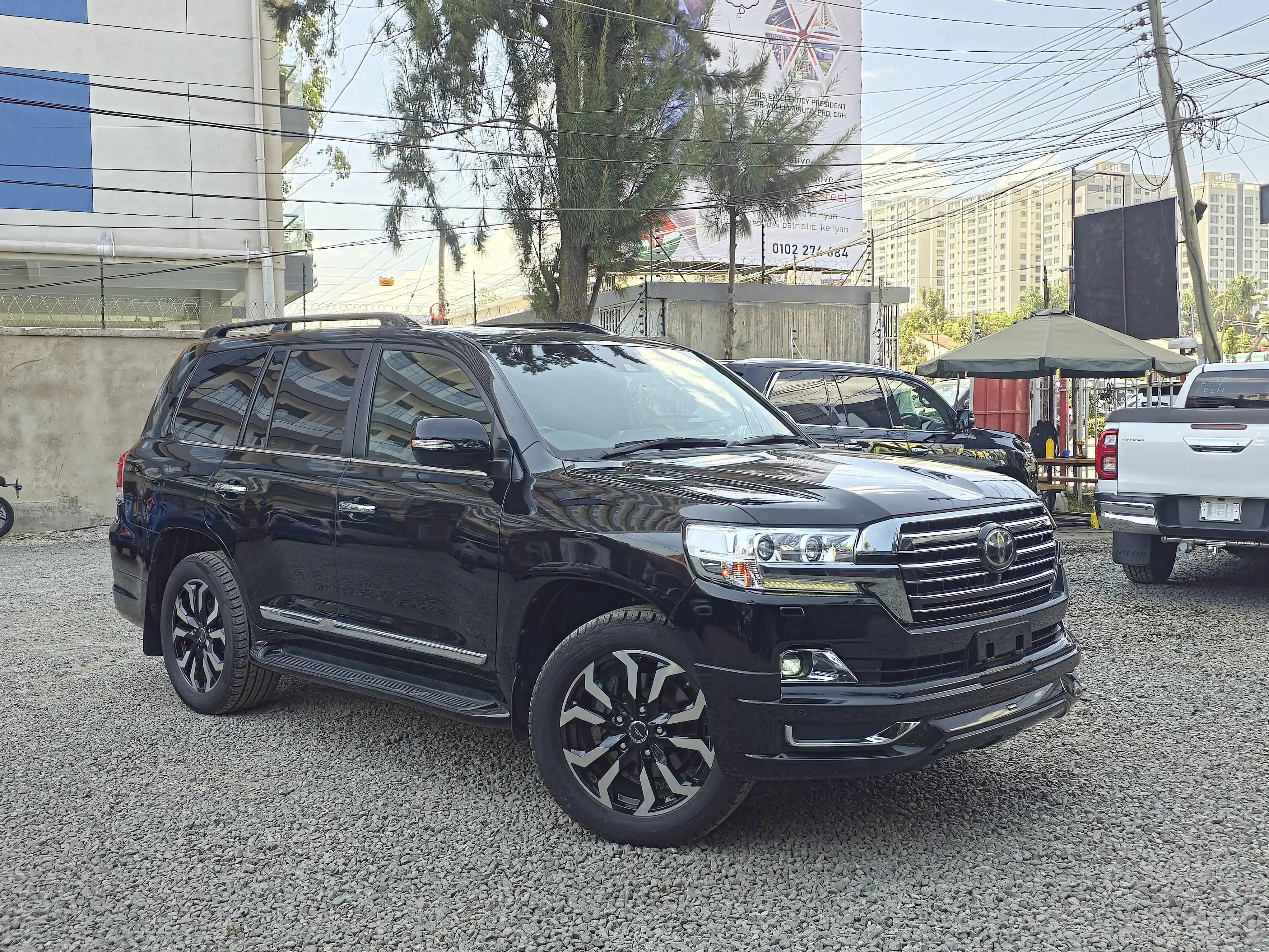 Toyota Land Cruiser ZX V8 Low mileage New Arrival  😲 QUICK SALE. Cars from 150K, 30% Deposit lipa pole pole. Hire purchase installments HP. UpTo 70% financing/finance NO CRB STATUS CHECK Trade in OK