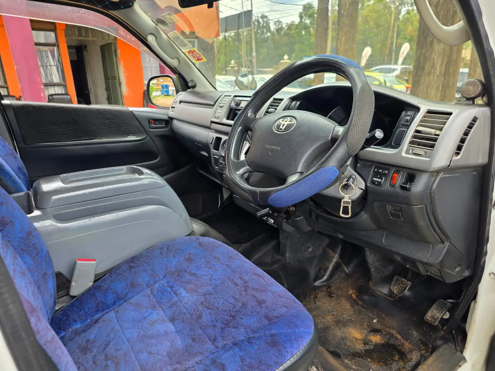 Toyota Hiace Diesel Tour Van 40% Deposit 😲 QUICK SALE. Cars from 150K, 30% Deposit lipa pole pole. Hire purchase installments HP. UpTo 70% financing/finance NO CRB STATUS CHECK Trade in OK