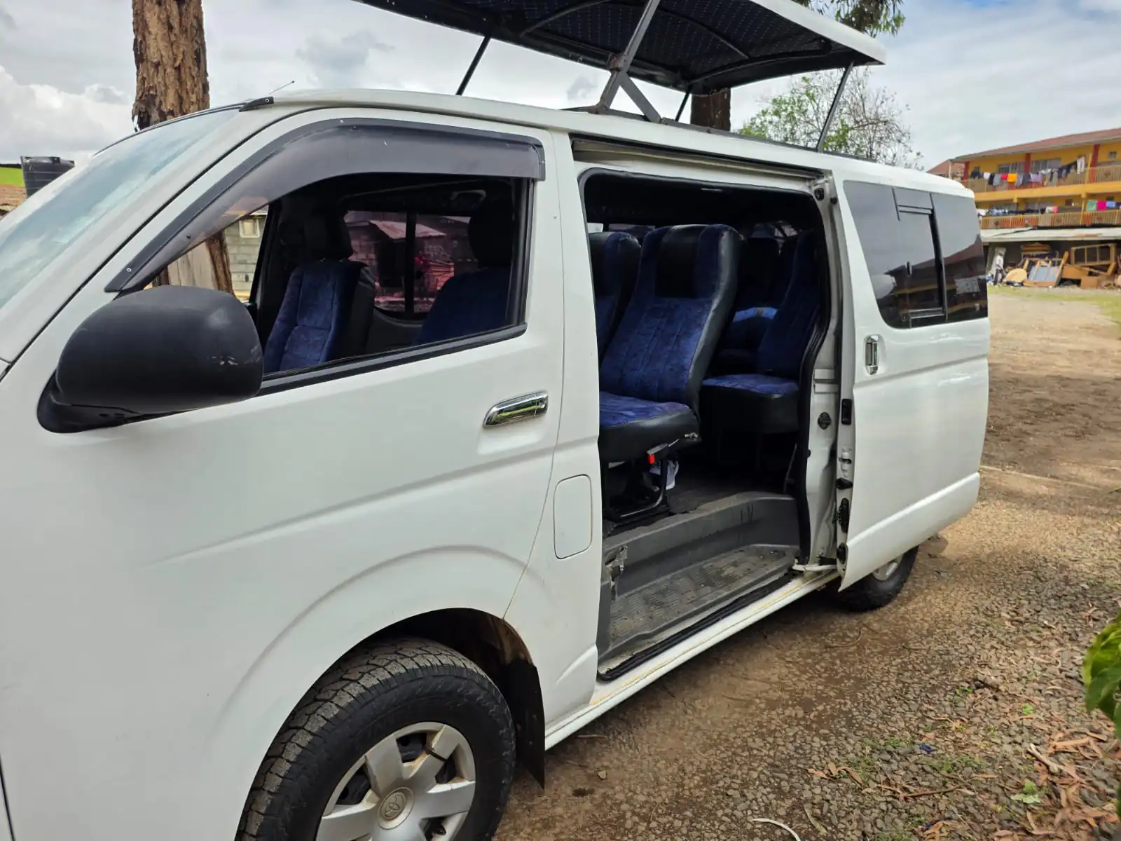 Toyota Hiace Diesel Tour Van 40% Deposit 😲 QUICK SALE. Cars from 150K, 30% Deposit lipa pole pole. Hire purchase installments HP. UpTo 70% financing/finance NO CRB STATUS CHECK Trade in OK