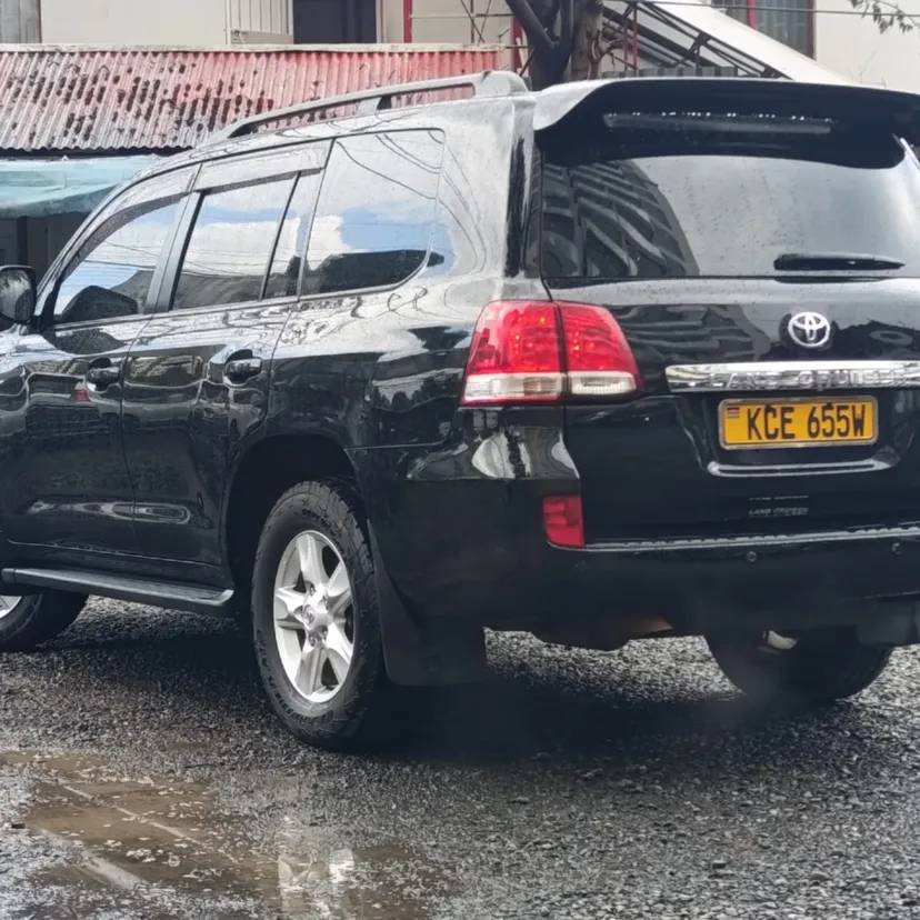 Toyota Land Cruiser v8 200 Asian Owner 😲 QUICK SALE. Cars from 150K, 30% Deposit lipa pole pole. Hire purchase installments HP. UpTo 70% financing/finance NO CRB STATUS CHECK Trade in OK