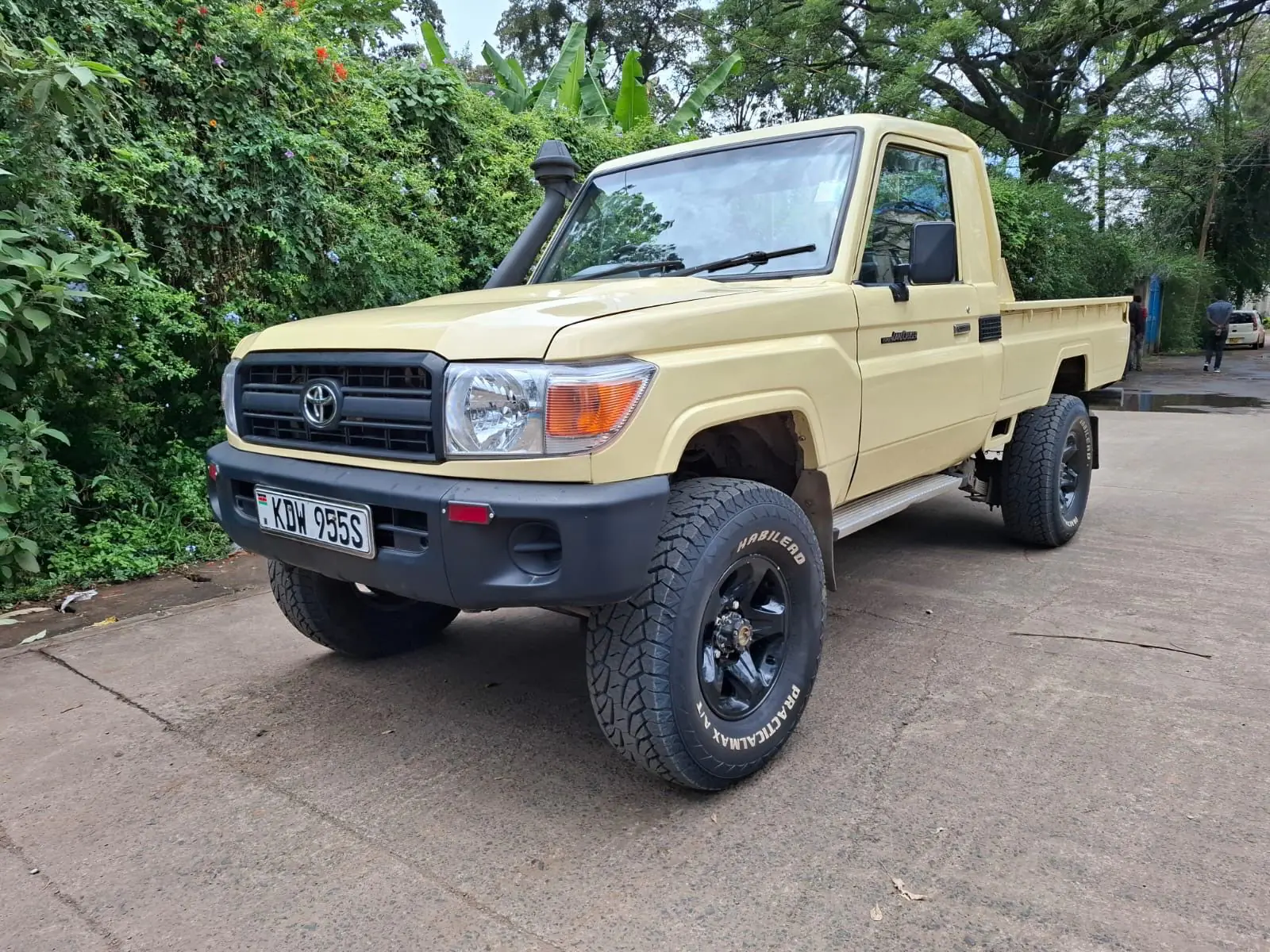 Toyota Land Cruiser Pick Up Local Assembly 😲 QUICK SALE. Cars from 150K, 30% Deposit lipa pole pole. Hire purchase installments HP. UpTo 70% financing/finance NO CRB STATUS CHECK Trade in OK