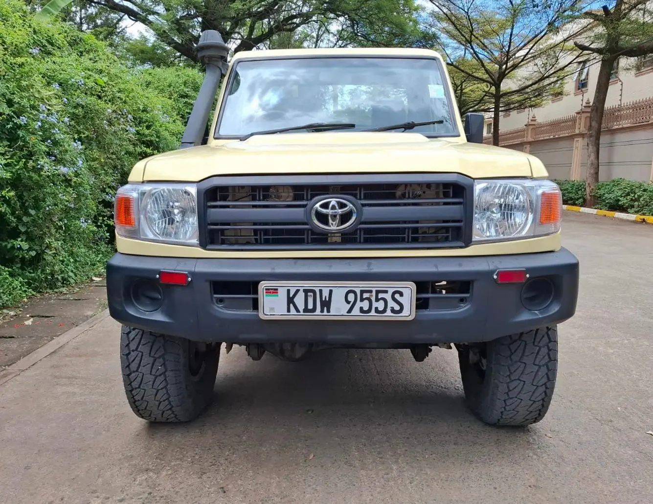 Toyota Land Cruiser Pick Up Local Assembly 😲 QUICK SALE. Cars from 150K, 30% Deposit lipa pole pole. Hire purchase installments HP. UpTo 70% financing/finance NO CRB STATUS CHECK Trade in OK