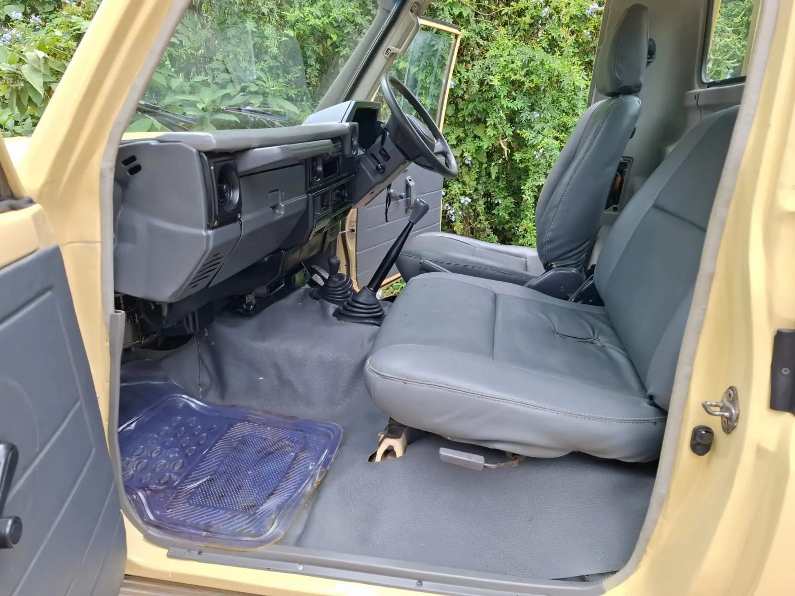 Toyota Land Cruiser Pick Up Local Assembly 😲 QUICK SALE. Cars from 150K, 30% Deposit lipa pole pole. Hire purchase installments HP. UpTo 70% financing/finance NO CRB STATUS CHECK Trade in OK