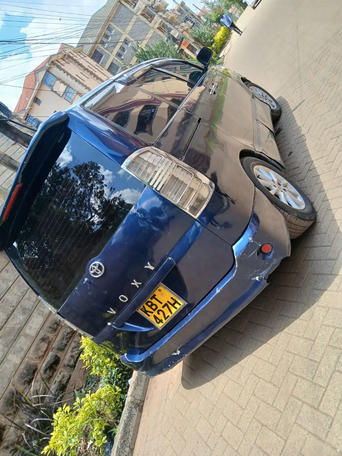 Toyota Voxy 420K ONLY  with SUNROOF 😲 QUICK SALE. Cars from 150K, 30% Deposit lipa pole pole. Hire purchase installments HP. UpTo 70% financing/finance NO CRB STATUS CHECK Trade in OK for sale in kenya check more cars on my bio.