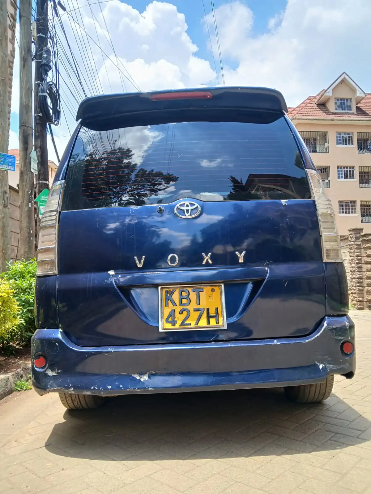 Toyota Voxy 420K ONLY  with SUNROOF 😲 QUICK SALE. Cars from 150K, 30% Deposit lipa pole pole. Hire purchase installments HP. UpTo 70% financing/finance NO CRB STATUS CHECK Trade in OK for sale in kenya check more cars on my bio.
