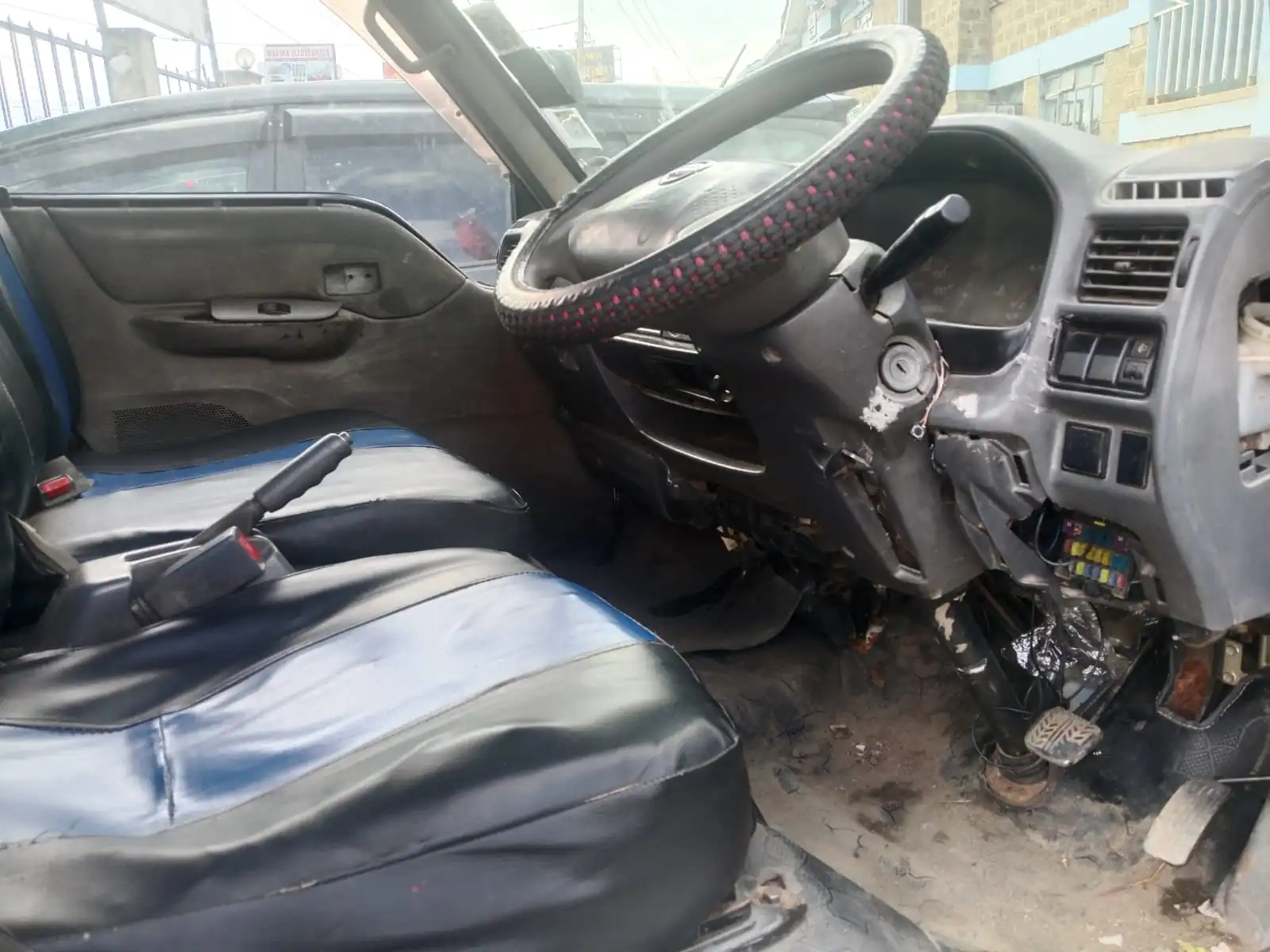 Nissan Vanette 330K Negotiable wow 😲 QUICK SALE. Cars from 150K, 30% Deposit lipa pole pole. Hire purchase installments HP. UpTo 70% financing/finance NO CRB STATUS CHECK Trade in OK