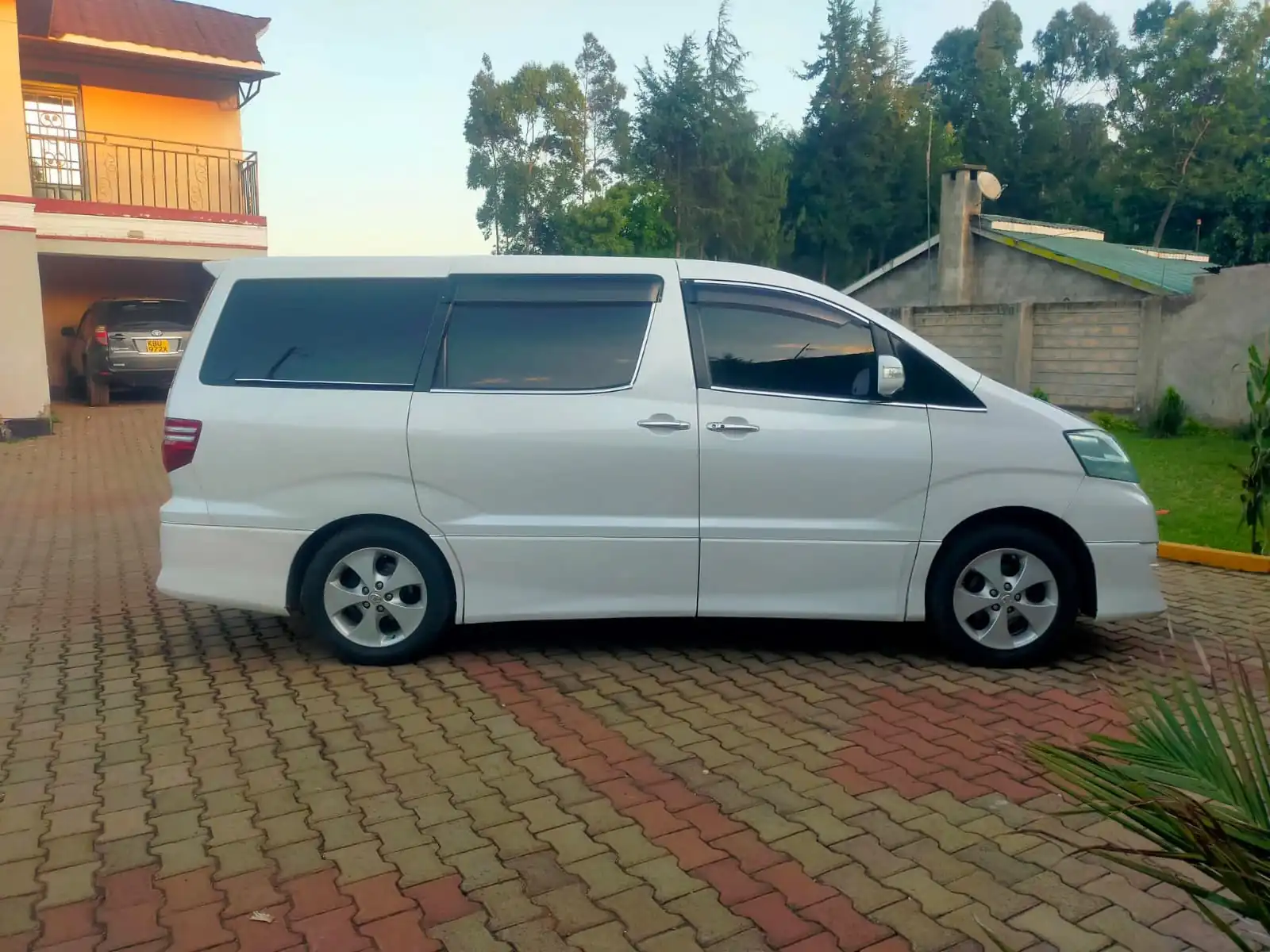 Toyota Alphard 😲 QUICK SALE. Cars from 150K, 30% Deposit lipa pole pole. Hire purchase installments HP. UpTo 70% financing/finance NO CRB STATUS CHECK Trade in OK