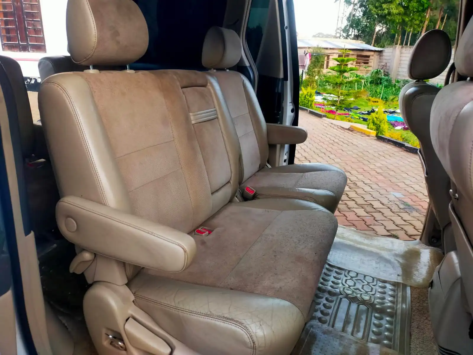 Toyota Alphard 😲 QUICK SALE. Cars from 150K, 30% Deposit lipa pole pole. Hire purchase installments HP. UpTo 70% financing/finance NO CRB STATUS CHECK Trade in OK