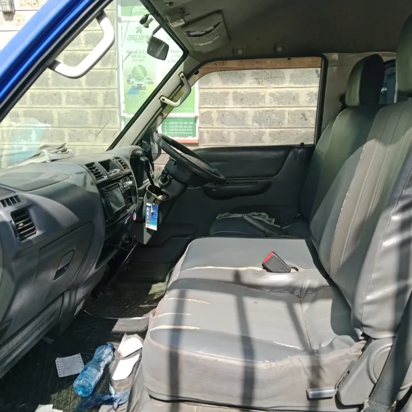 Mazda Bongo KD 400k Negotiable wow 😲 QUICK SALE. Cars from 150K, 30% Deposit lipa pole pole. Hire purchase installments HP. UpTo 70% financing/finance NO CRB STATUS CHECK Trade in OK