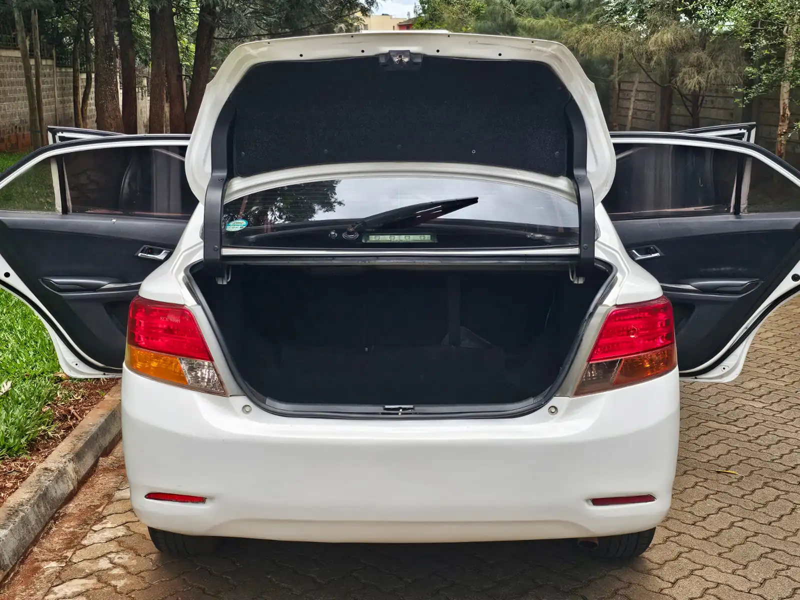 TOYOTA PREMIO 260 SERIES 😲 QUICK SALE. Cars from 150K, 30% Deposit lipa pole pole. Hire purchase installments HP. UpTo 70% financing/finance NO CRB STATUS CHECK Trade in OK