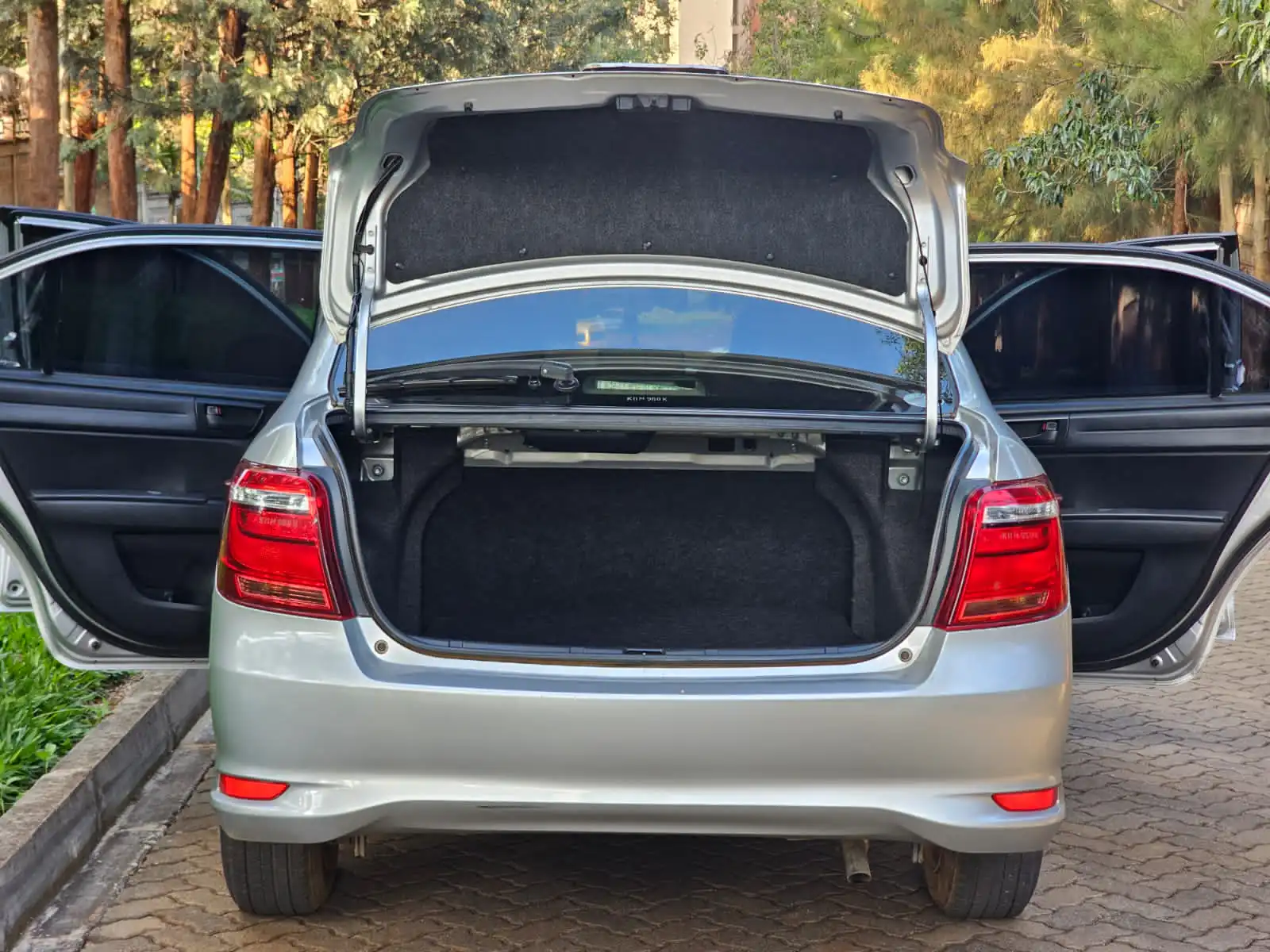 TOYOTA Corolla Axio New Shape 😲 QUICK SALE. Cars from 150K, 30% Deposit lipa pole pole. Hire purchase installments HP. UpTo 70% financing/finance NO CRB STATUS CHECK Trade in OK