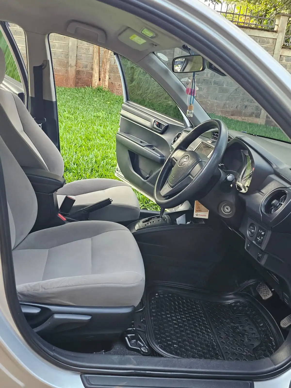 TOYOTA Corolla Axio New Shape 😲 QUICK SALE. Cars from 150K, 30% Deposit lipa pole pole. Hire purchase installments HP. UpTo 70% financing/finance NO CRB STATUS CHECK Trade in OK