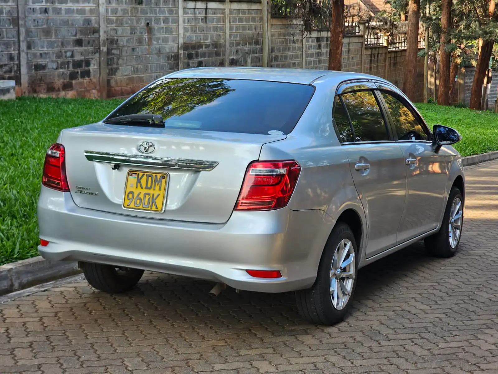 TOYOTA Corolla Axio New Shape 😲 QUICK SALE. Cars from 150K, 30% Deposit lipa pole pole. Hire purchase installments HP. UpTo 70% financing/finance NO CRB STATUS CHECK Trade in OK