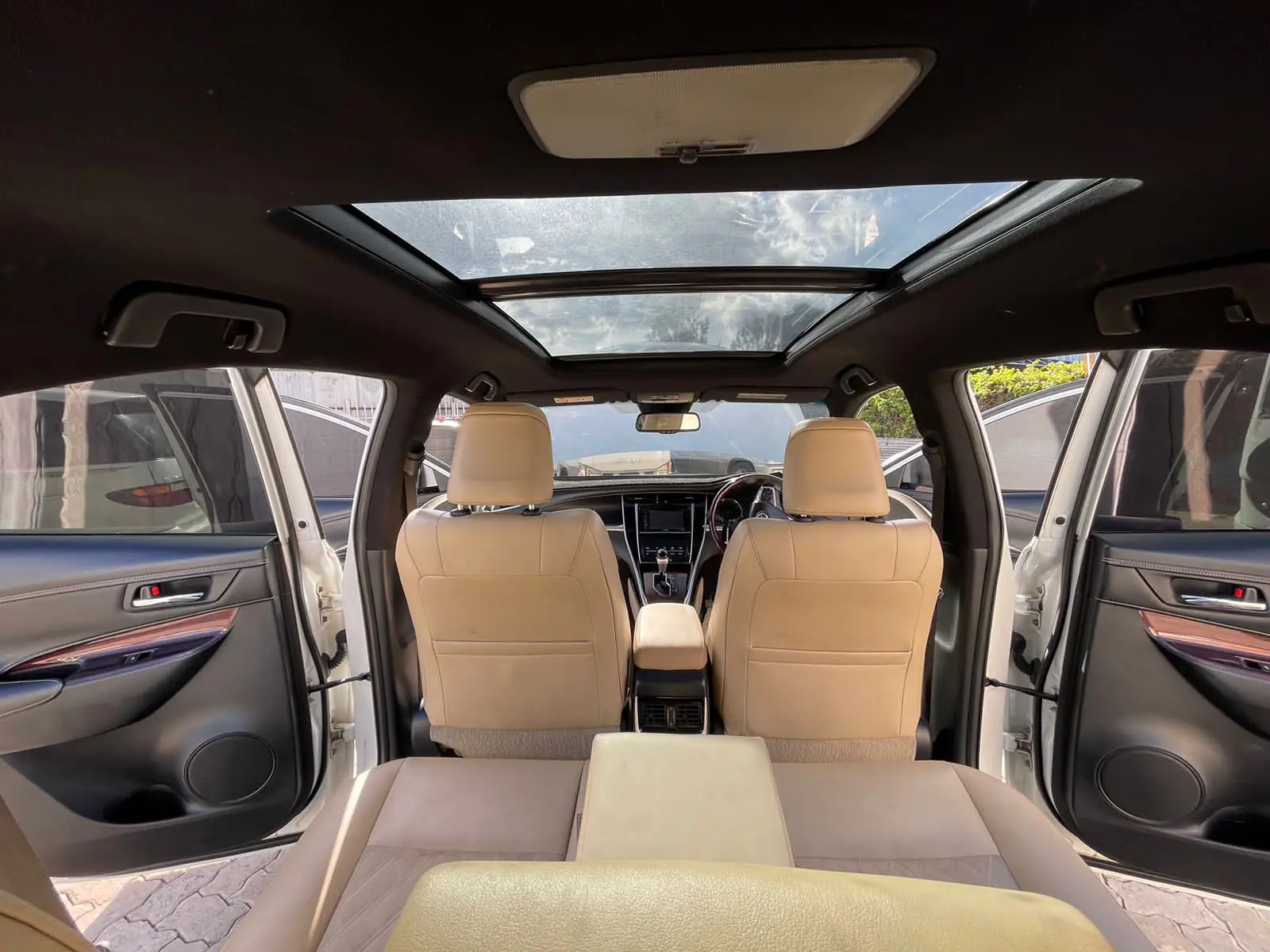 Toyota Harrier New Shape Panoramic 😲 QUICK SALE. Cars from 150K, 30% Deposit lipa pole pole. Hire purchase installments HP. UpTo 70% financing/finance NO CRB STATUS CHECK Trade in OK