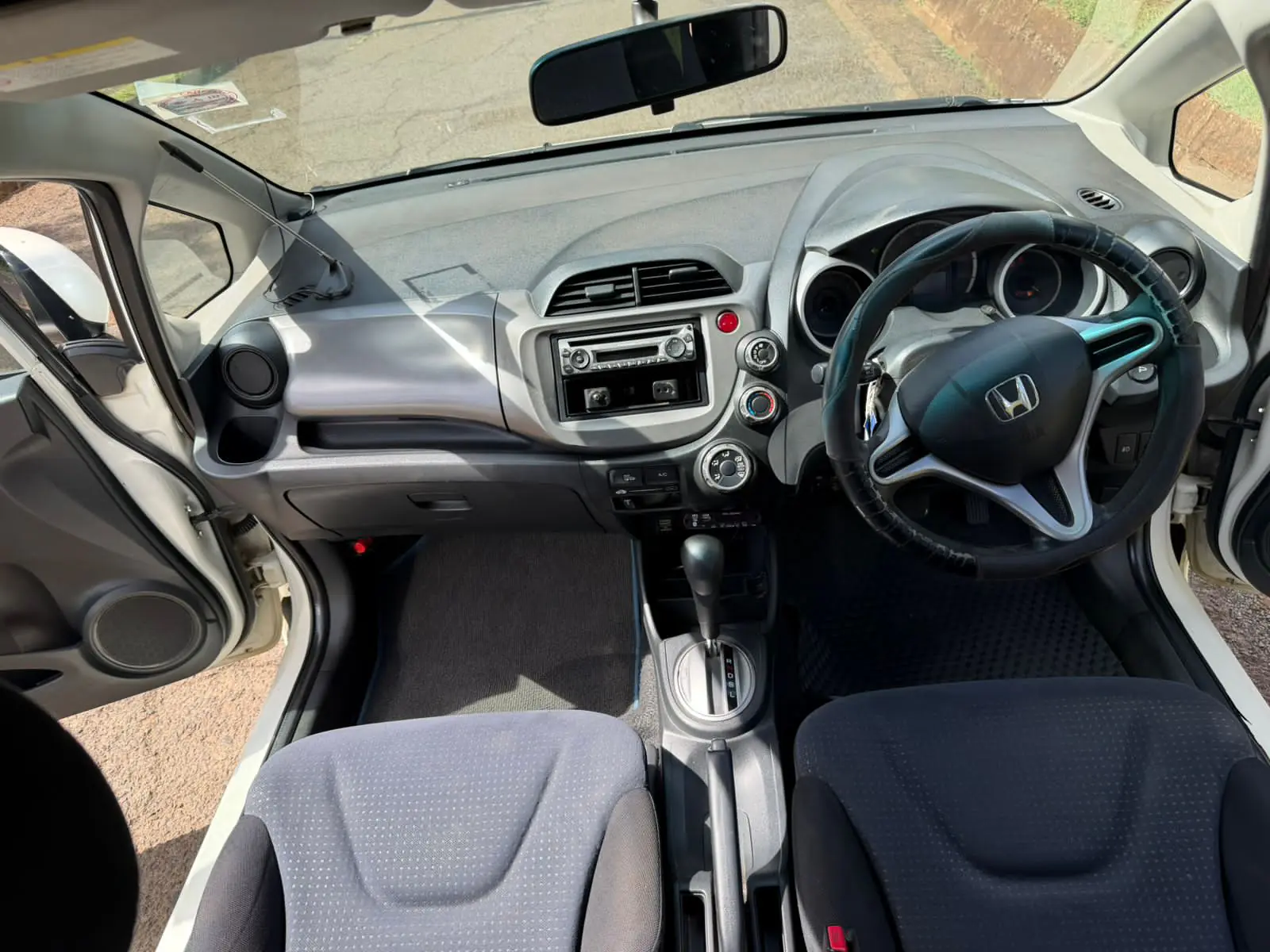 Honda Fit Very Clean 😲 QUICK SALE. Cars from 150K, 30% Deposit lipa pole pole. Hire purchase installments HP. UpTo 70% financing/finance NO CRB STATUS CHECK Trade in OK