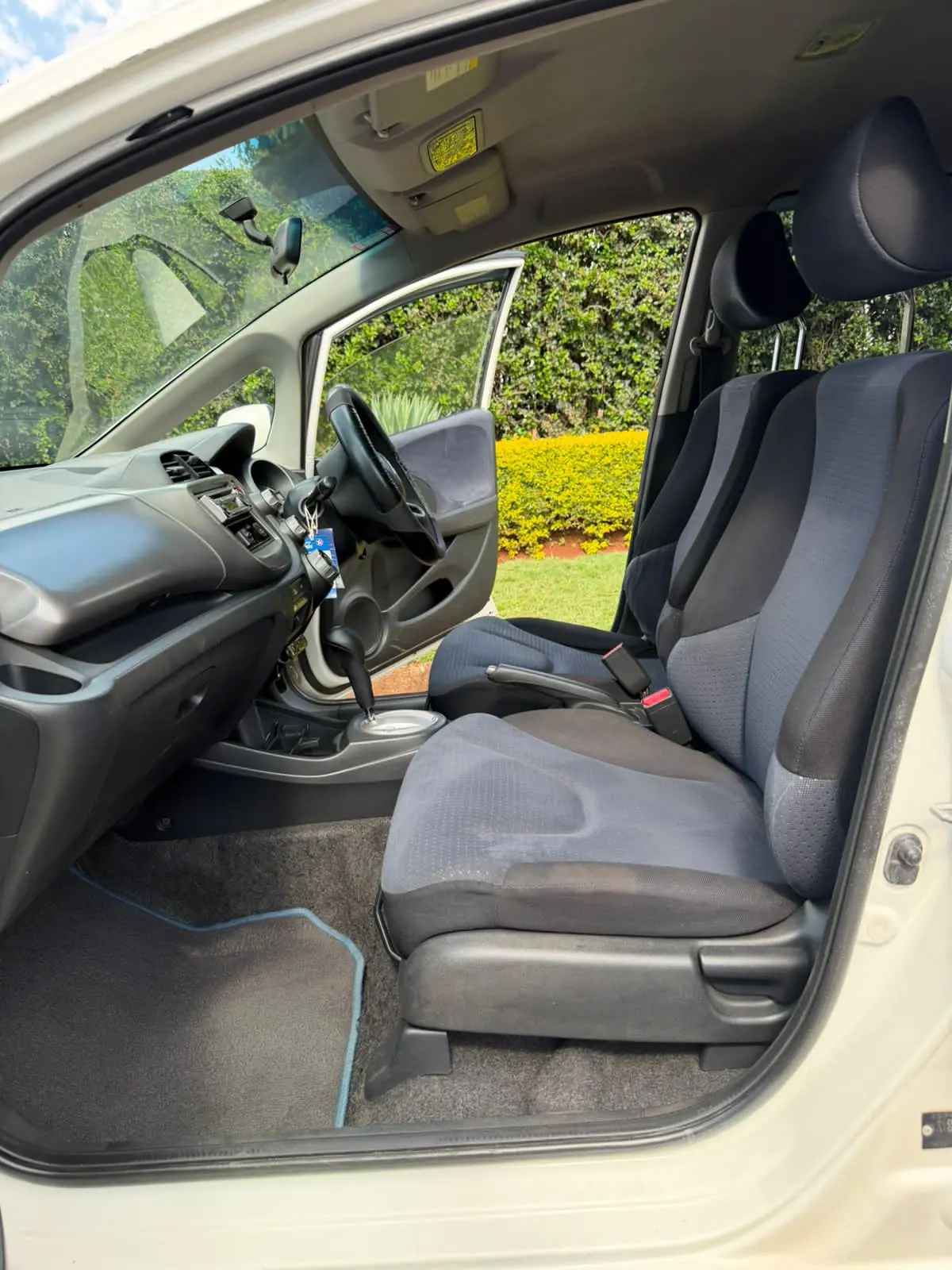 Honda Fit Very Clean 😲 QUICK SALE. Cars from 150K, 30% Deposit lipa pole pole. Hire purchase installments HP. UpTo 70% financing/finance NO CRB STATUS CHECK Trade in OK