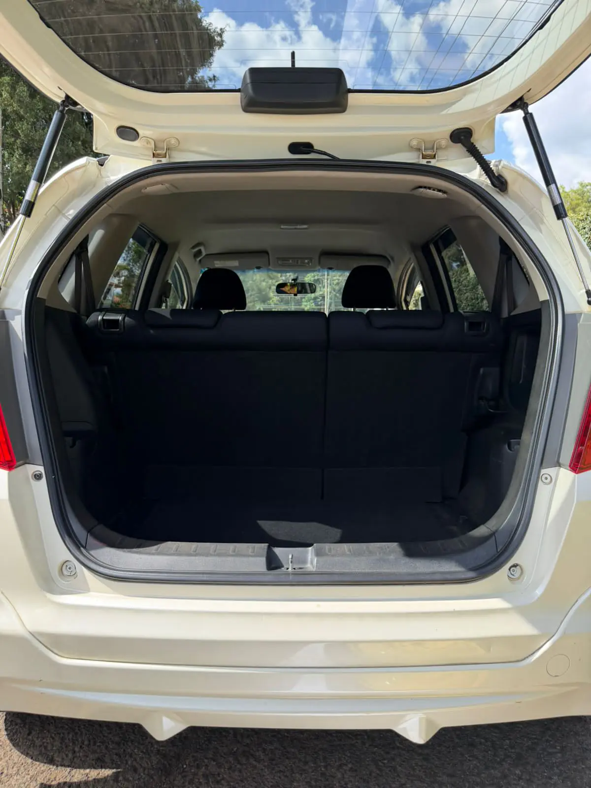 Honda Fit Very Clean 😲 QUICK SALE. Cars from 150K, 30% Deposit lipa pole pole. Hire purchase installments HP. UpTo 70% financing/finance NO CRB STATUS CHECK Trade in OK