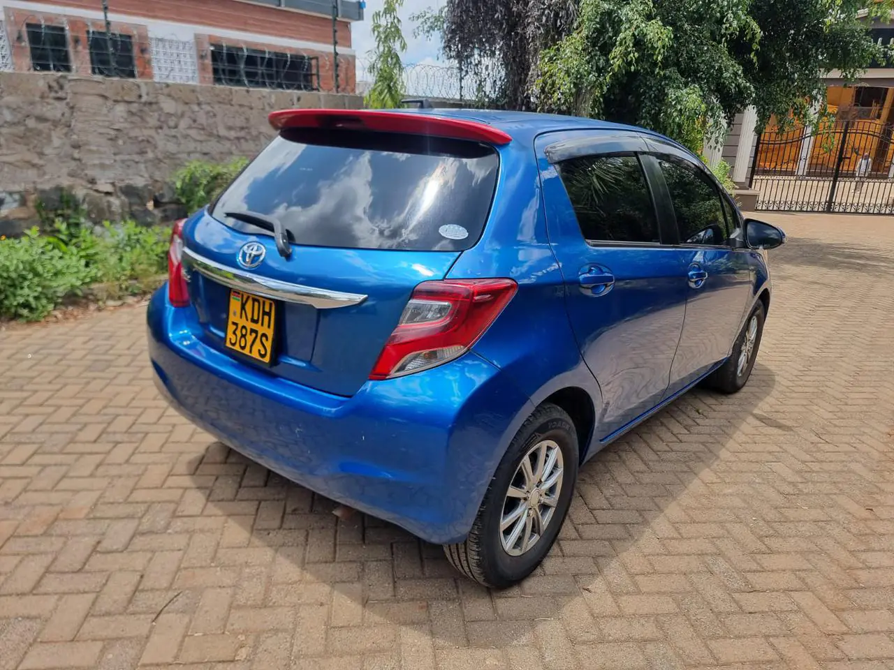 Toyota Vitz New Shape Amazing 😲 QUICK SALE. Cars from 150K, 30% Deposit lipa pole pole. Hire purchase installments HP. UpTo 70% financing/finance NO CRB STATUS CHECK Trade in OK