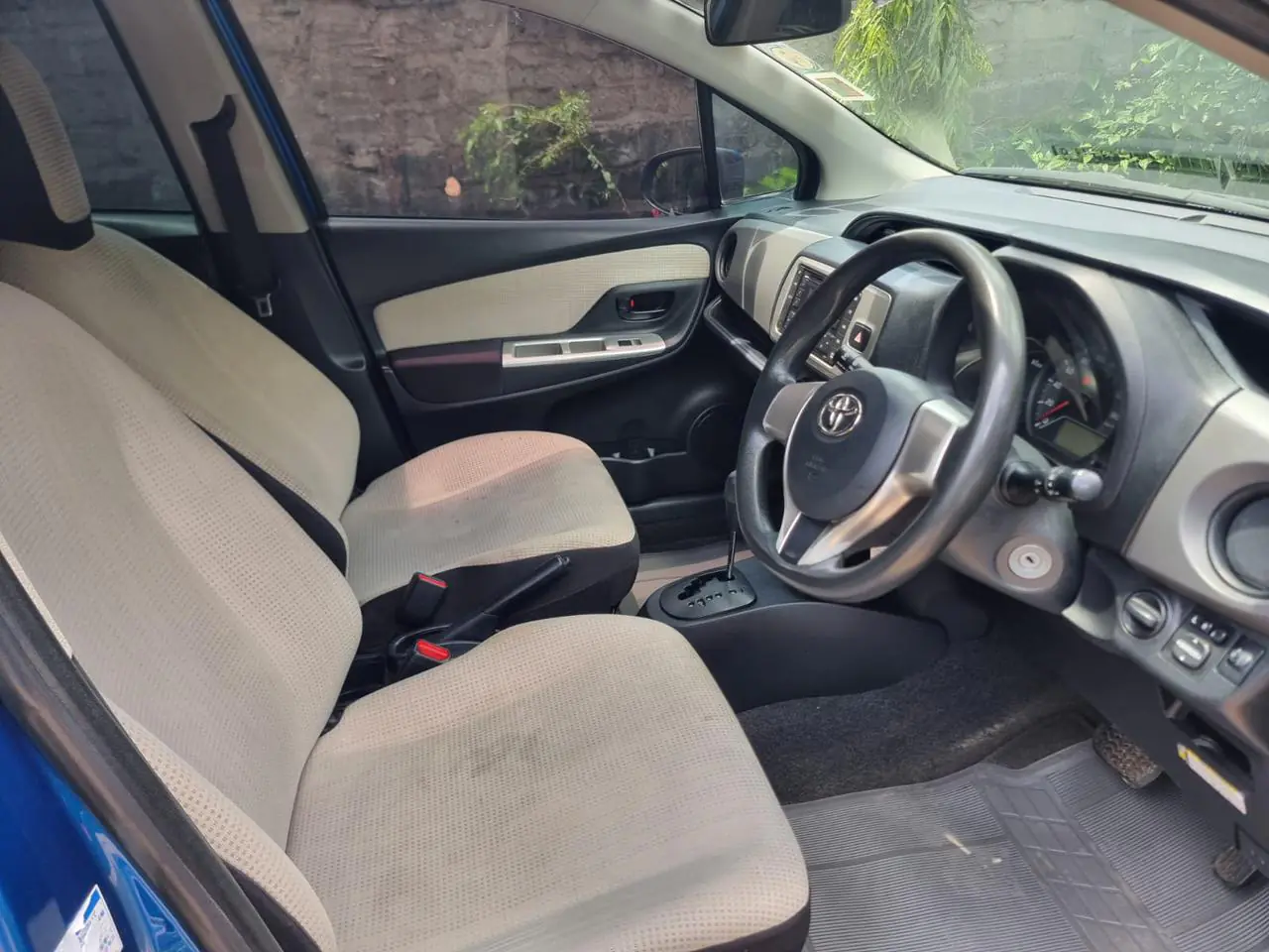 Toyota Vitz New Shape Amazing 😲 QUICK SALE. Cars from 150K, 30% Deposit lipa pole pole. Hire purchase installments HP. UpTo 70% financing/finance NO CRB STATUS CHECK Trade in OK