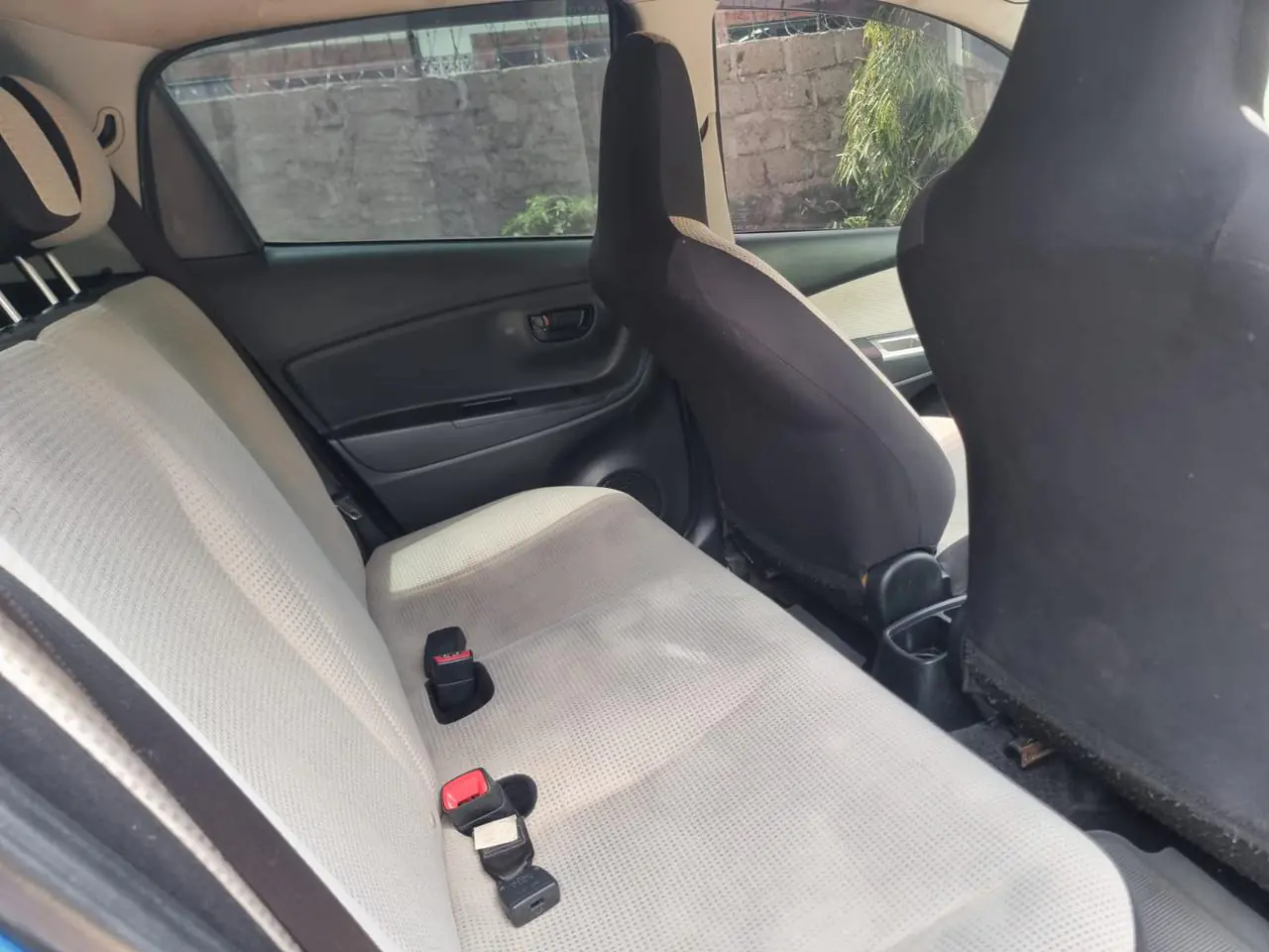 Toyota Vitz New Shape Amazing 😲 QUICK SALE. Cars from 150K, 30% Deposit lipa pole pole. Hire purchase installments HP. UpTo 70% financing/finance NO CRB STATUS CHECK Trade in OK