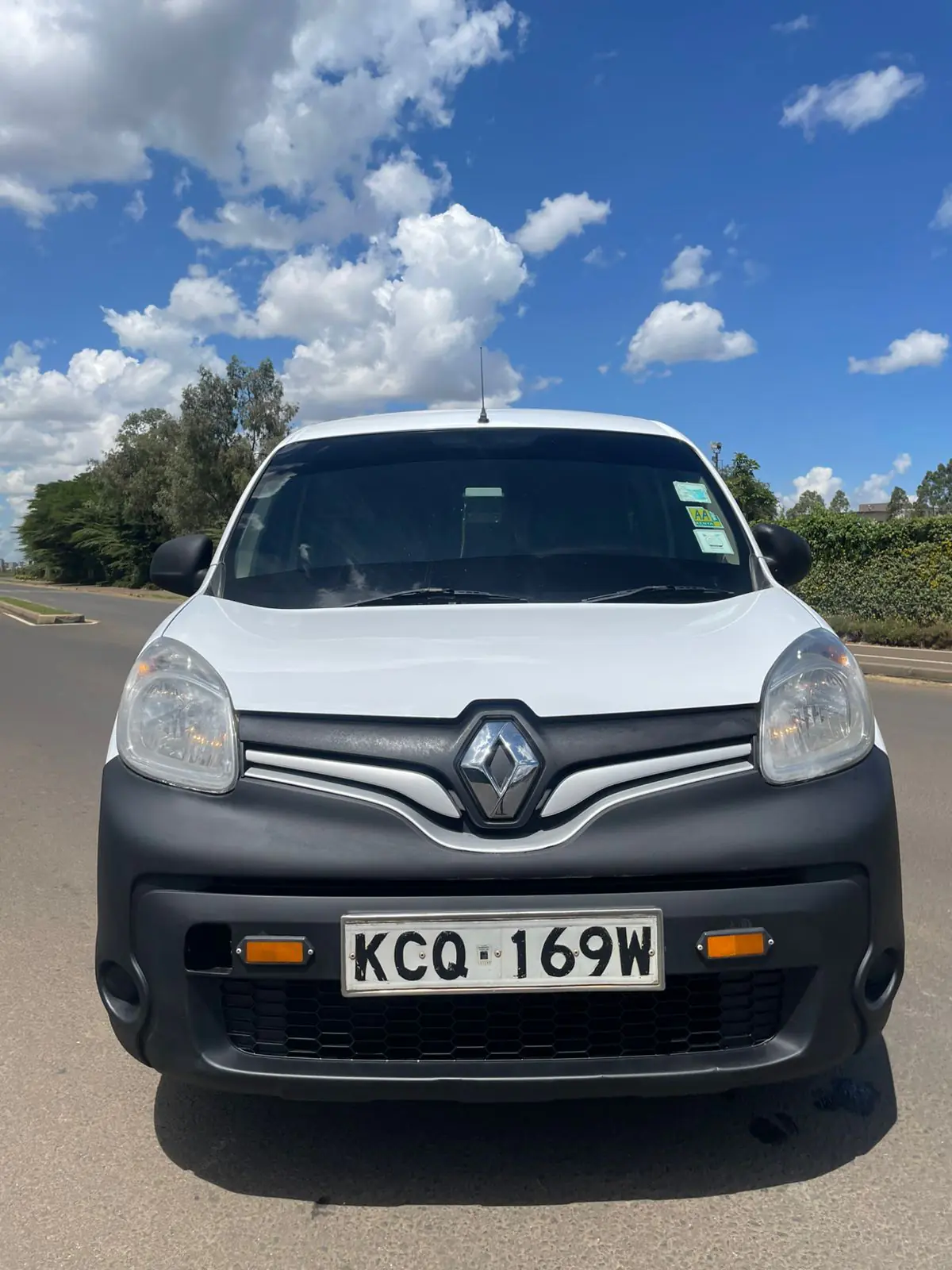 Renault Kangoo Van like nv200 Town-ace 😲 QUICK SALE. Cars from 150K, 30% Deposit lipa pole pole. Hire purchase installments HP. UpTo 70% financing/finance NO CRB STATUS CHECK Trade in OK