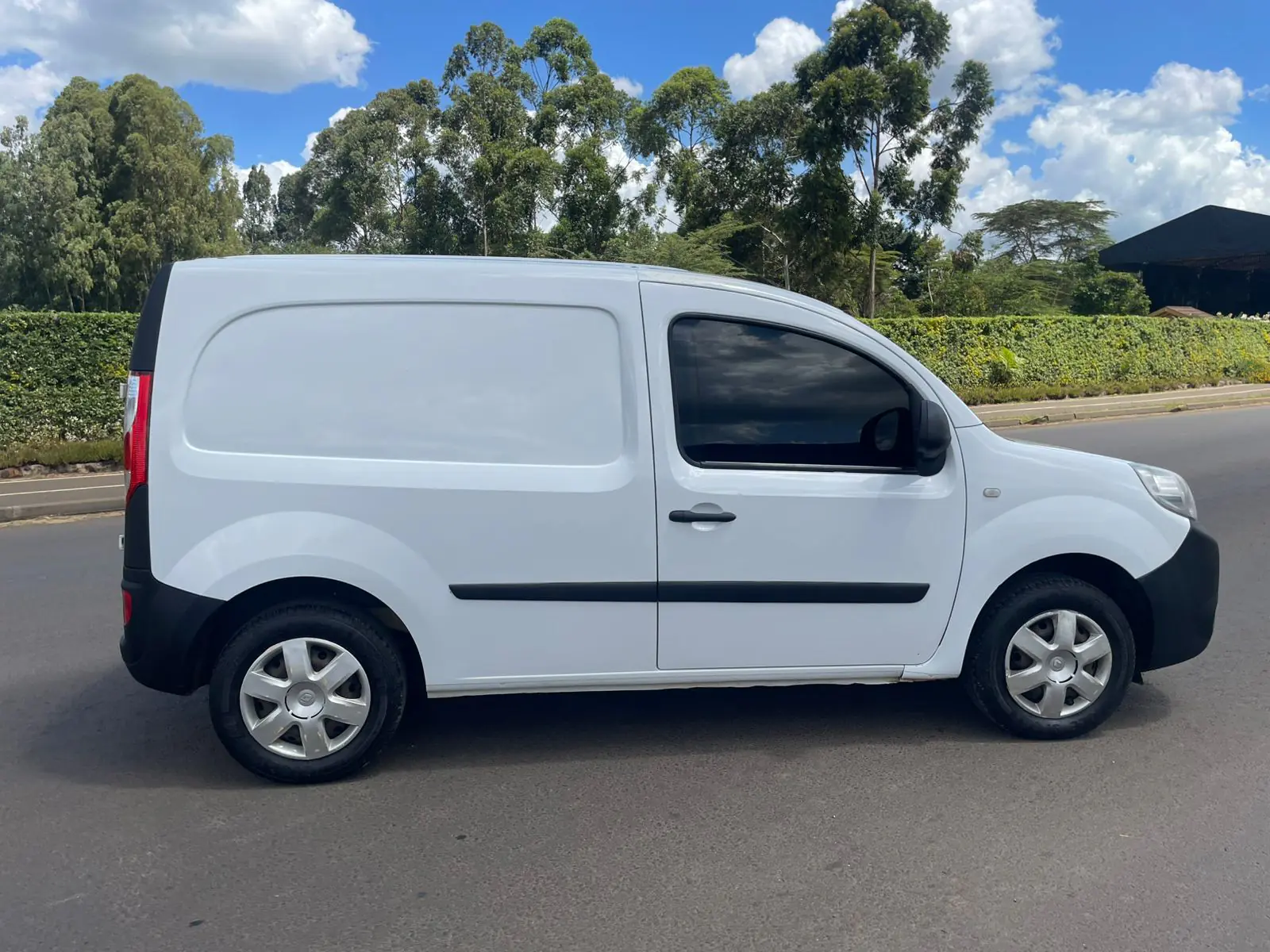 Renault Kangoo Van like nv200 Town-ace 😲 QUICK SALE. Cars from 150K, 30% Deposit lipa pole pole. Hire purchase installments HP. UpTo 70% financing/finance NO CRB STATUS CHECK Trade in OK