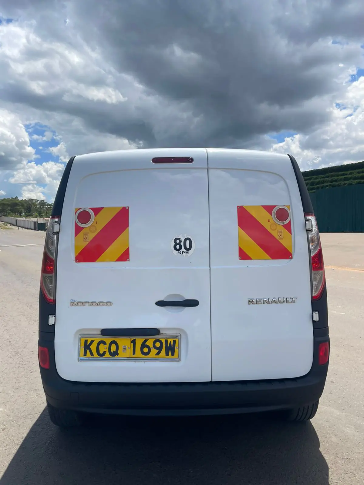 Renault Kangoo Van like nv200 Town-ace 😲 QUICK SALE. Cars from 150K, 30% Deposit lipa pole pole. Hire purchase installments HP. UpTo 70% financing/finance NO CRB STATUS CHECK Trade in OK