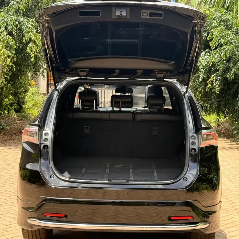 Toyota Harrier with  Panoramic Sunroof New Shape 😲 QUICK SALE. Cars from 150K, 30% Deposit lipa pole pole. Hire purchase installments HP. UpTo 70% financing/finance NO CRB STATUS CHECK Trade in OK