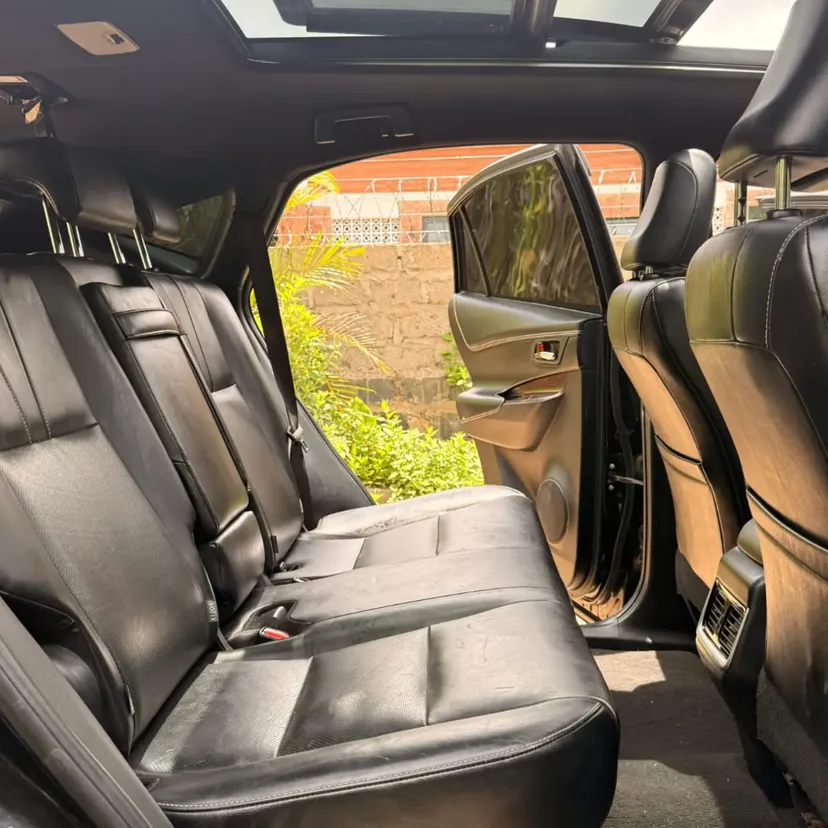 Toyota Harrier with  Panoramic Sunroof New Shape 😲 QUICK SALE. Cars from 150K, 30% Deposit lipa pole pole. Hire purchase installments HP. UpTo 70% financing/finance NO CRB STATUS CHECK Trade in OK