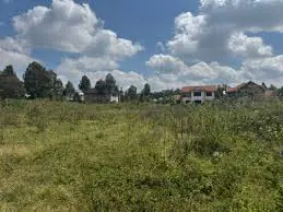 RUNDA GROVE: 1-Acre Undeveloped Freehold Interest Title Plot off Runda Road for   KSh70 Million
