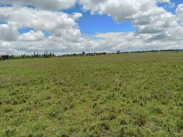 QUICK SALE Clean Ready title 5 acre land for sale in acacia kitengela Kajiado county going for 65m negotiable