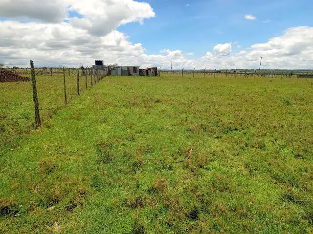 QUICK SALE Clean Ready title 5 acre land for sale in acacia kitengela Kajiado county going for 65m negotiable
