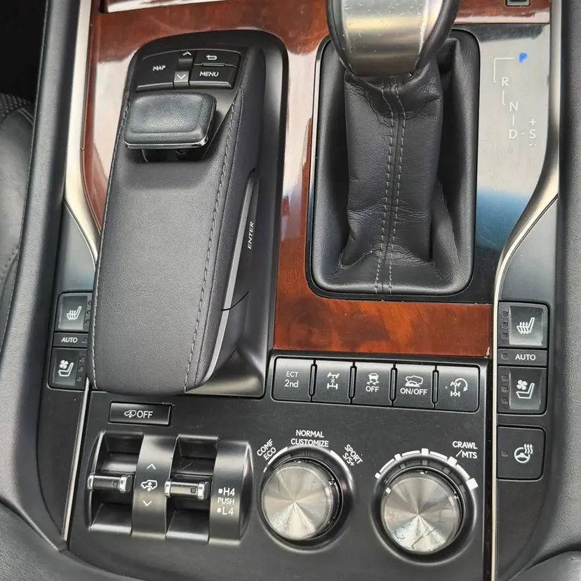 Lexus LX 570 Asian Owner 💪 Fully Loaded QUICK SALE. Cars from 150K, 30% Deposit lipa pole pole. Hire purchase installments HP Car IMPORT 0% DEPOSIT. UpTo 70% financing/finance NO CRB STATUS CHECK Trade in OK