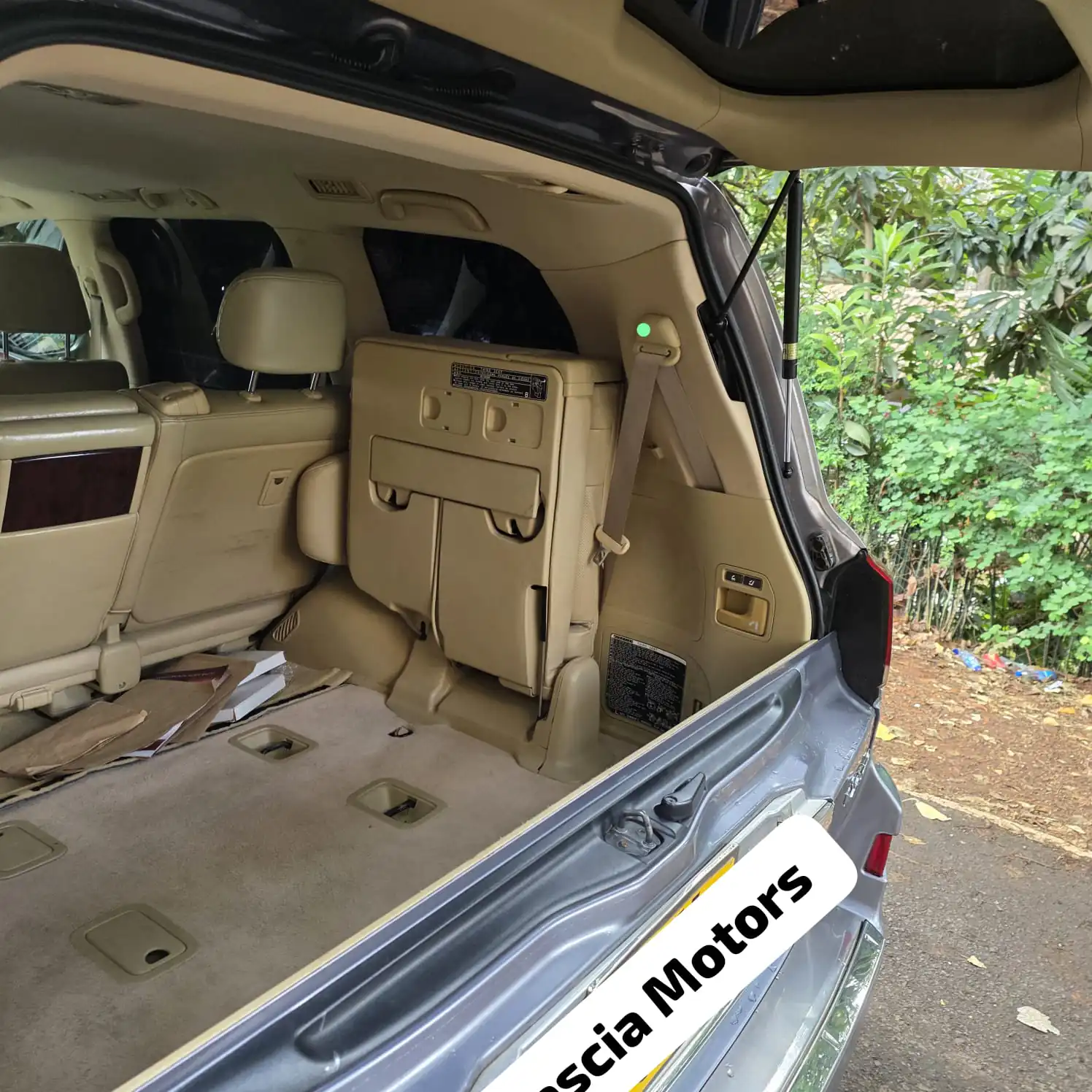 Lexus LX 570 Very Clean 💪 Fully Loaded QUICK SALE. Cars from 150K, 30% Deposit lipa pole pole. Hire purchase installments HP Car IMPORT 0% DEPOSIT. UpTo 70% financing/finance NO CRB STATUS CHECK Trade in OK