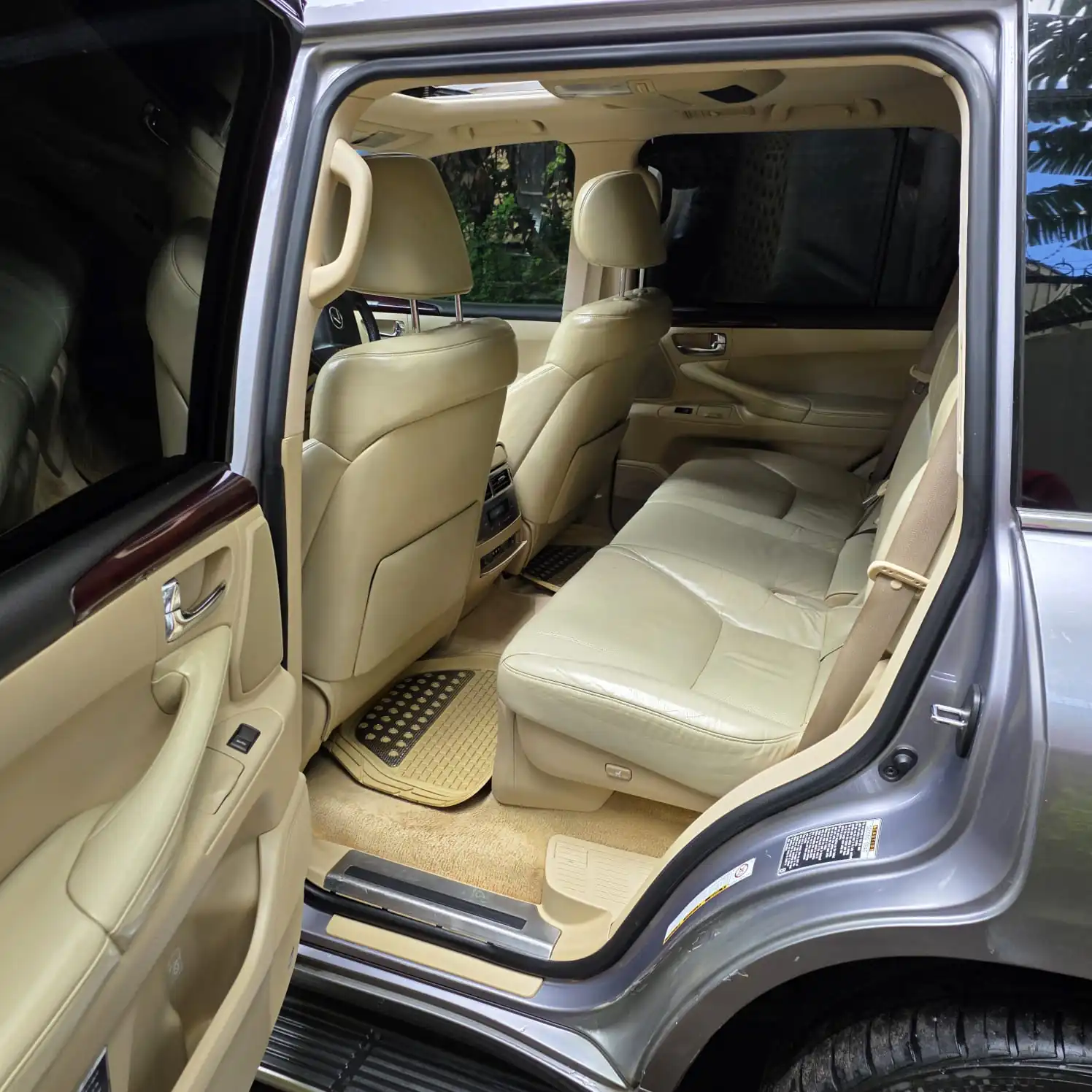 Lexus LX 570 Very Clean 💪 Fully Loaded QUICK SALE. Cars from 150K, 30% Deposit lipa pole pole. Hire purchase installments HP Car IMPORT 0% DEPOSIT. UpTo 70% financing/finance NO CRB STATUS CHECK Trade in OK