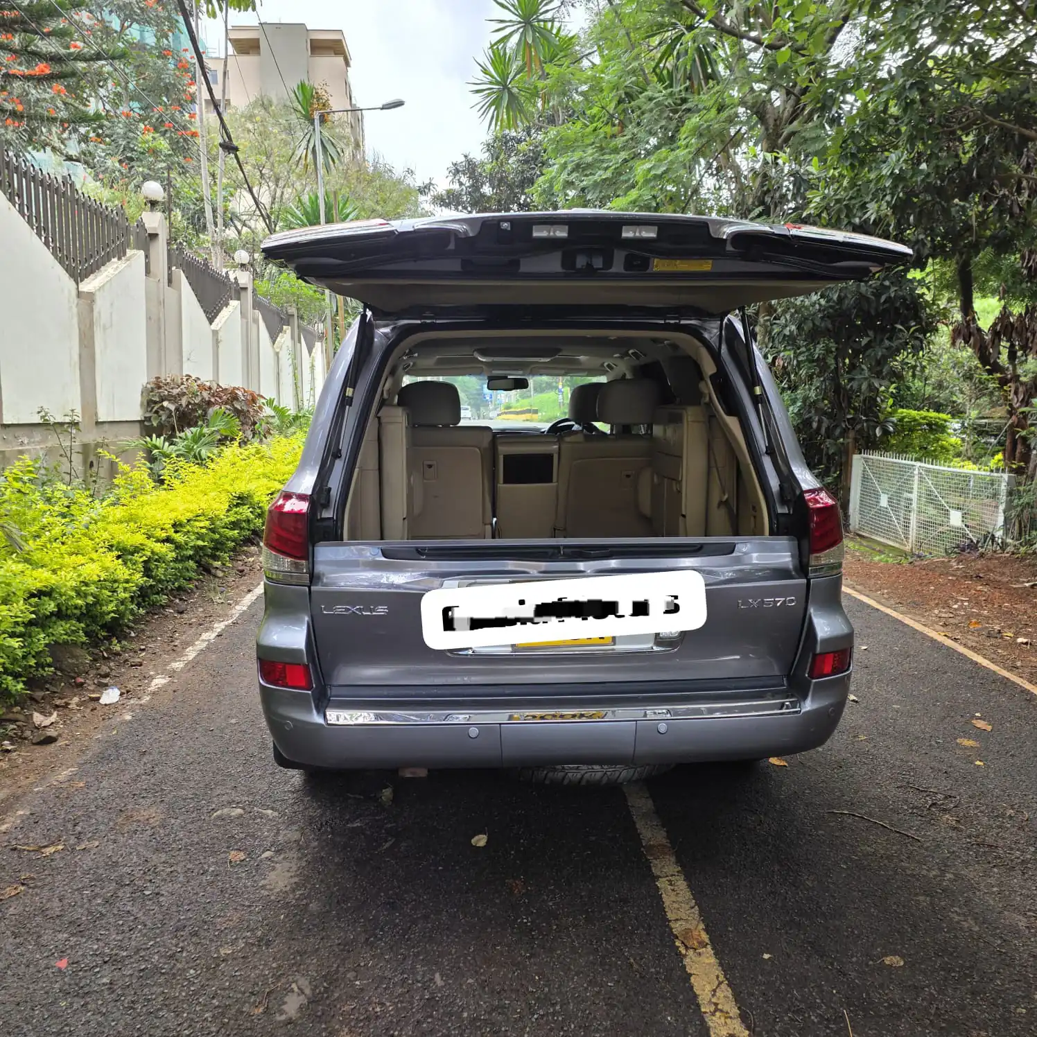 Lexus LX 570 Very Clean 💪 Fully Loaded QUICK SALE. Cars from 150K, 30% Deposit lipa pole pole. Hire purchase installments HP Car IMPORT 0% DEPOSIT. UpTo 70% financing/finance NO CRB STATUS CHECK Trade in OK