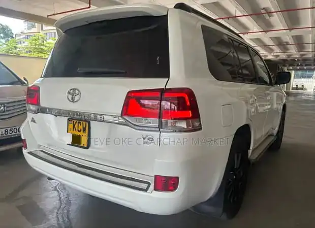 Toyota Land Cruiser V8 2012 3.9M Asian Owner 200 series 💪 Fully Loaded QUICK SALE. Cars from 150K, 30% Deposit lipa pole pole. Hire purchase installments HP Car IMPORT 0% DEPOSIT. UpTo 70% financing/finance NO CRB STATUS CHECK Trade in OK